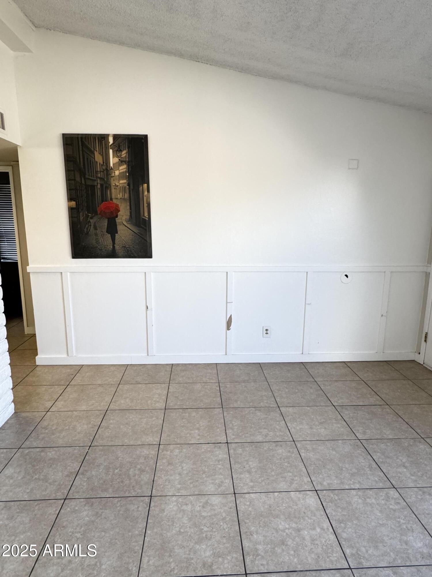 311 E 6th Avenue Property Photo 20