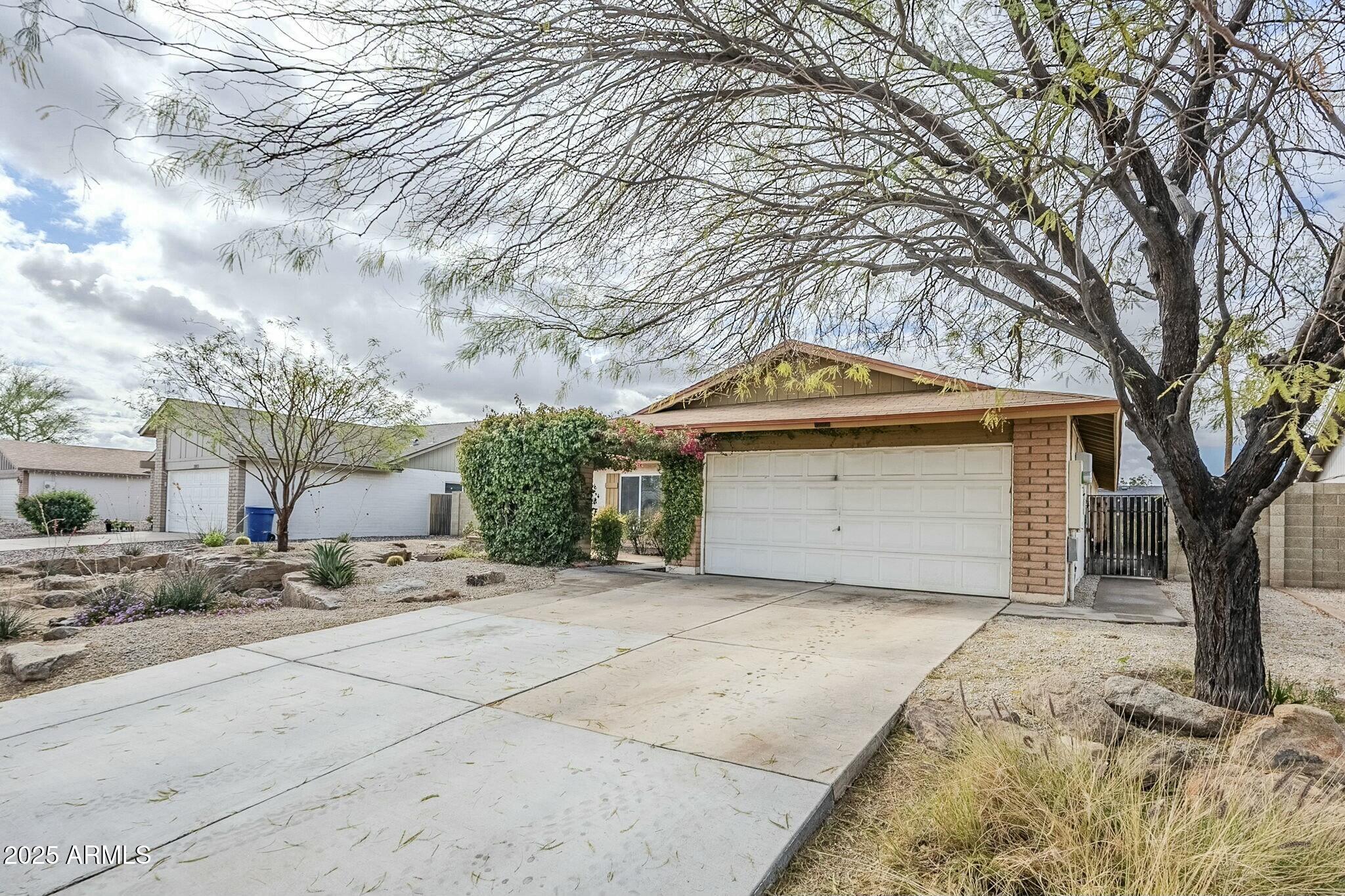2107 N Los Altos Drive Property Photo 4