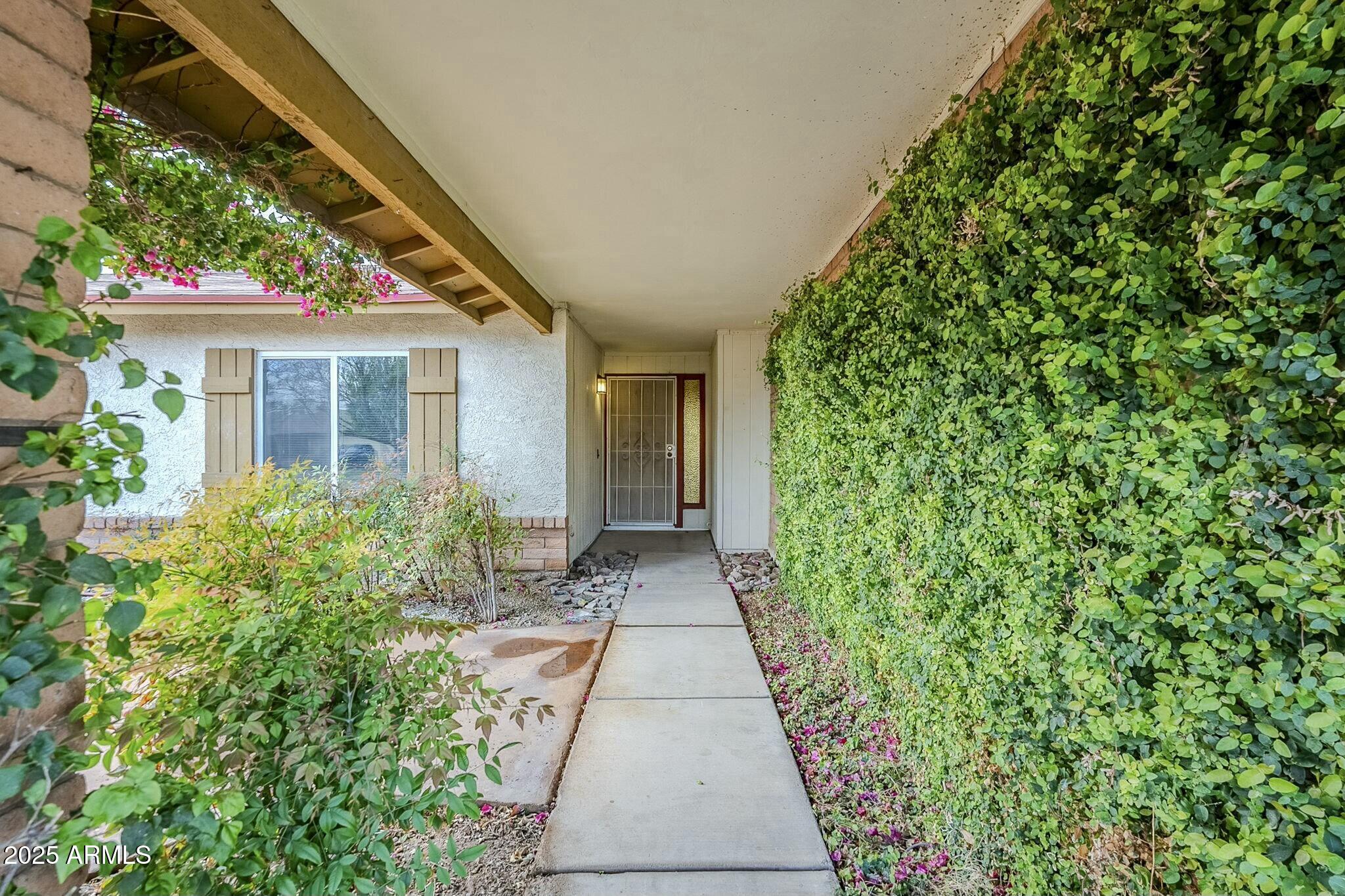 2107 N Los Altos Drive Property Photo 5