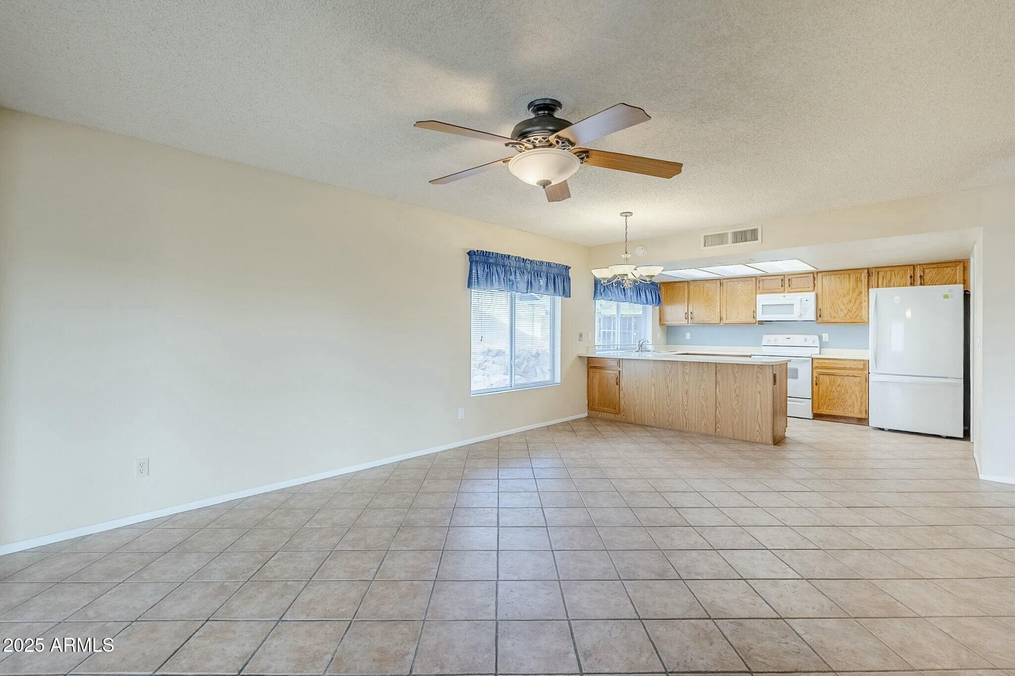 2107 N Los Altos Drive Property Photo 11