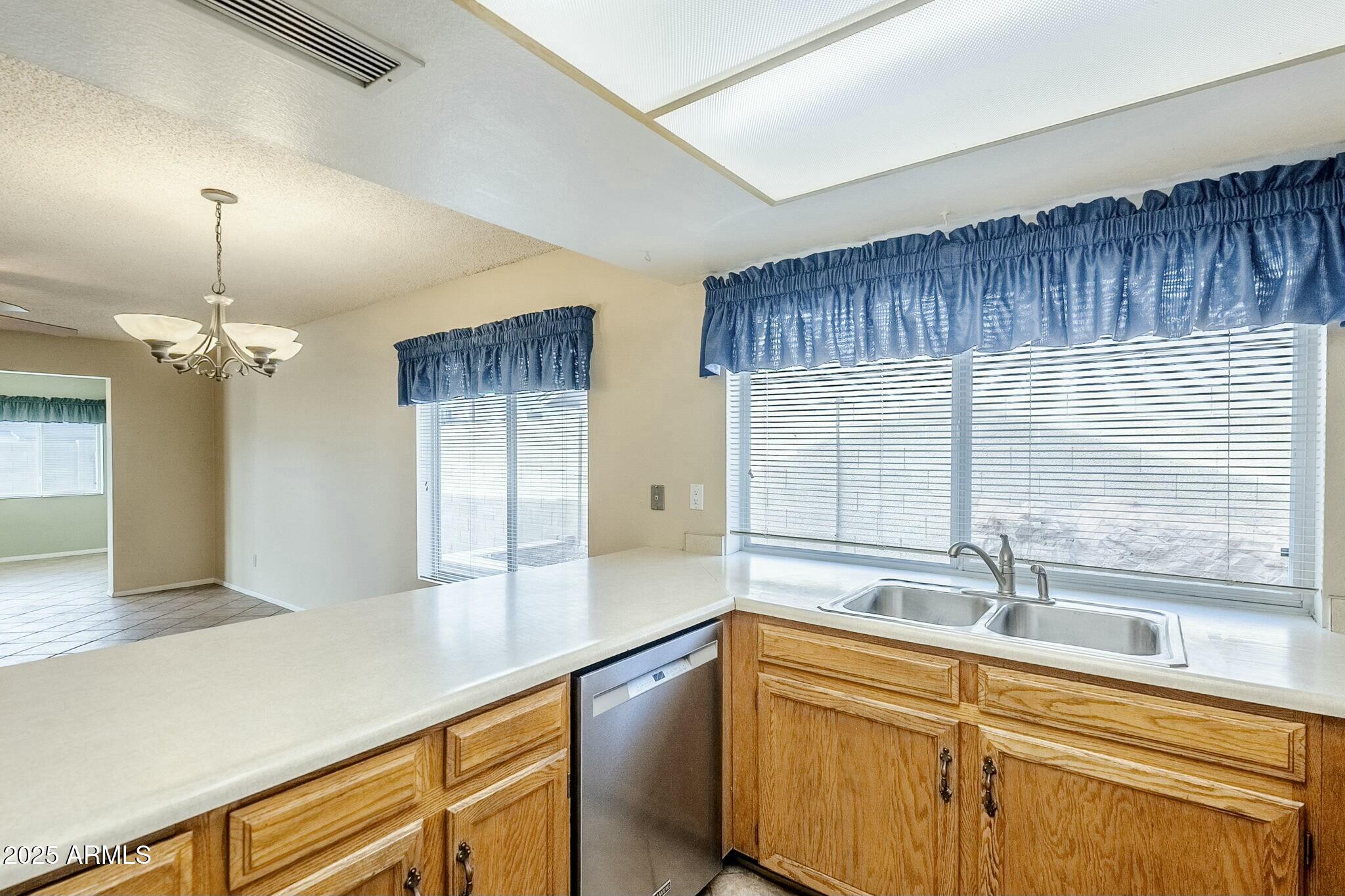 2107 N Los Altos Drive Property Photo 16