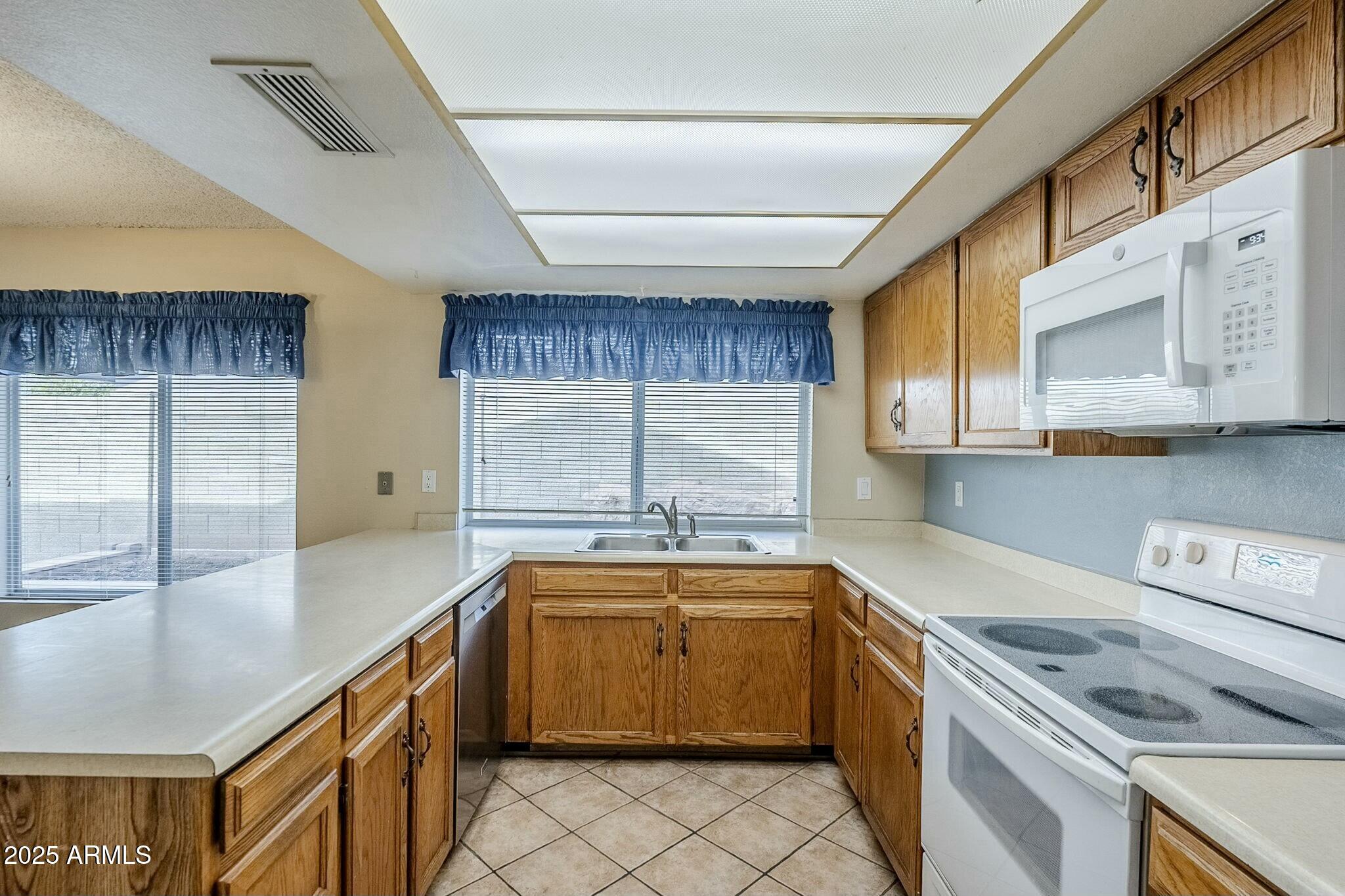 2107 N Los Altos Drive Property Photo 19
