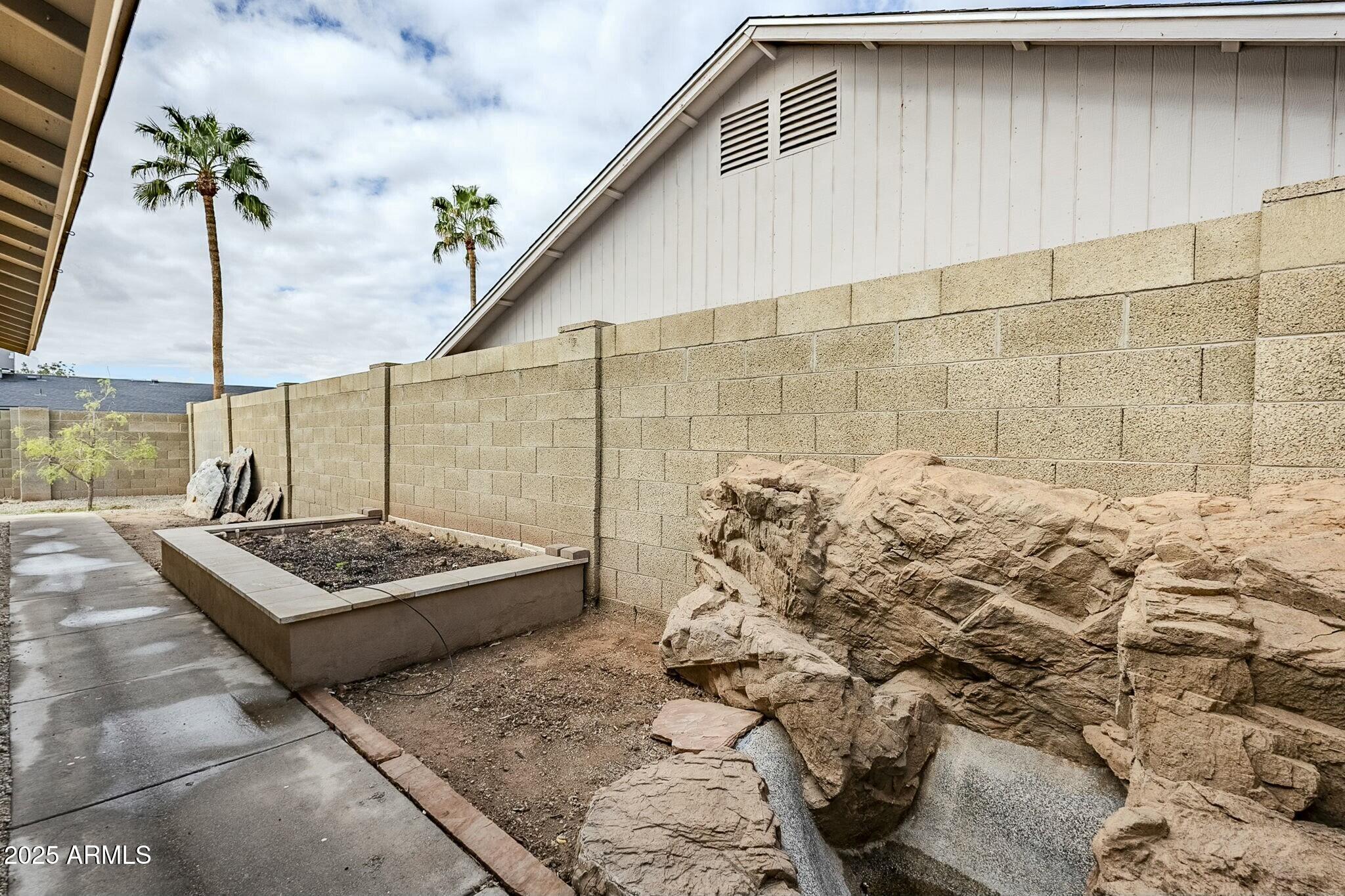 2107 N Los Altos Drive Property Photo 42