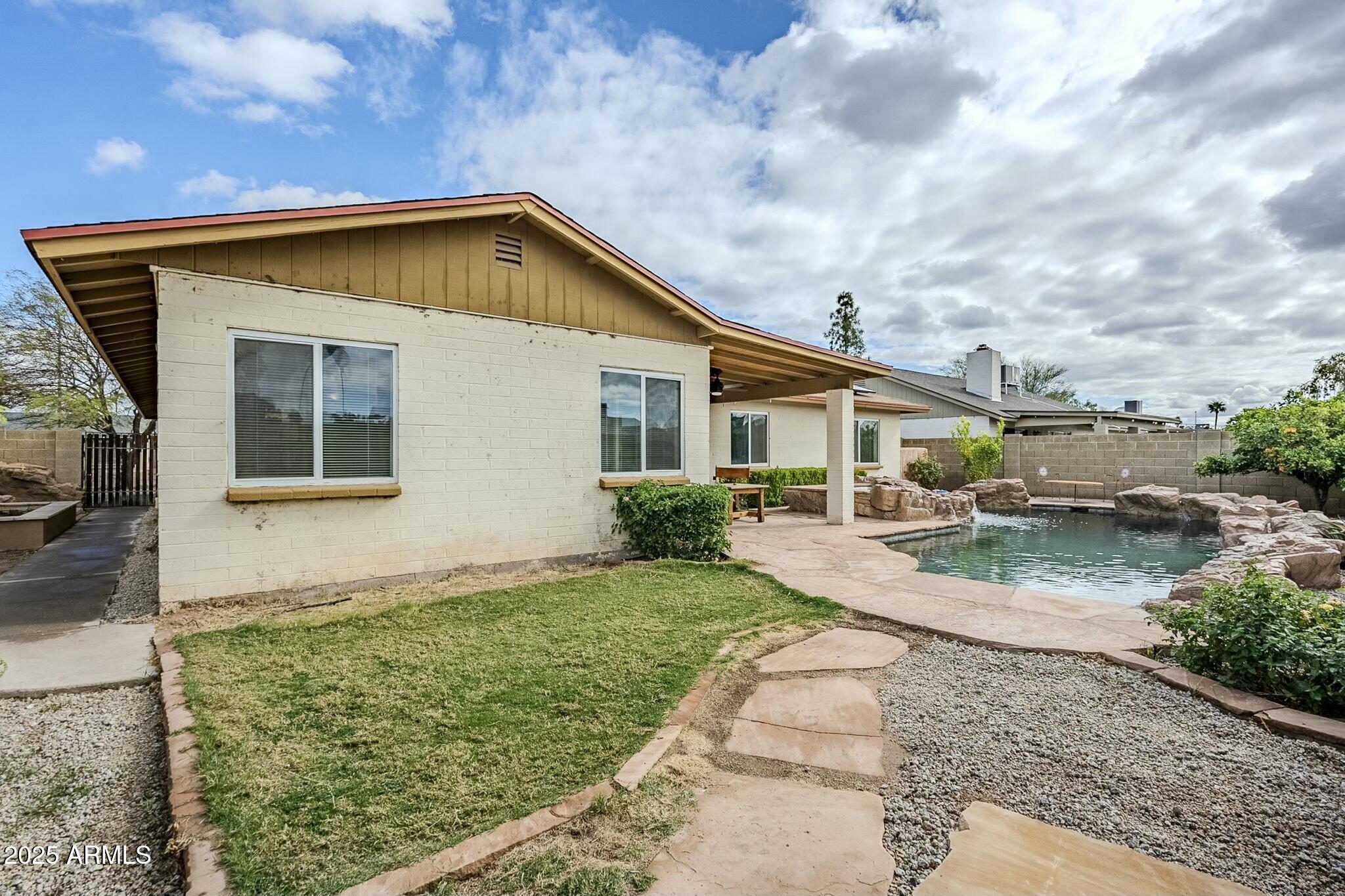 2107 N Los Altos Drive Property Photo 44