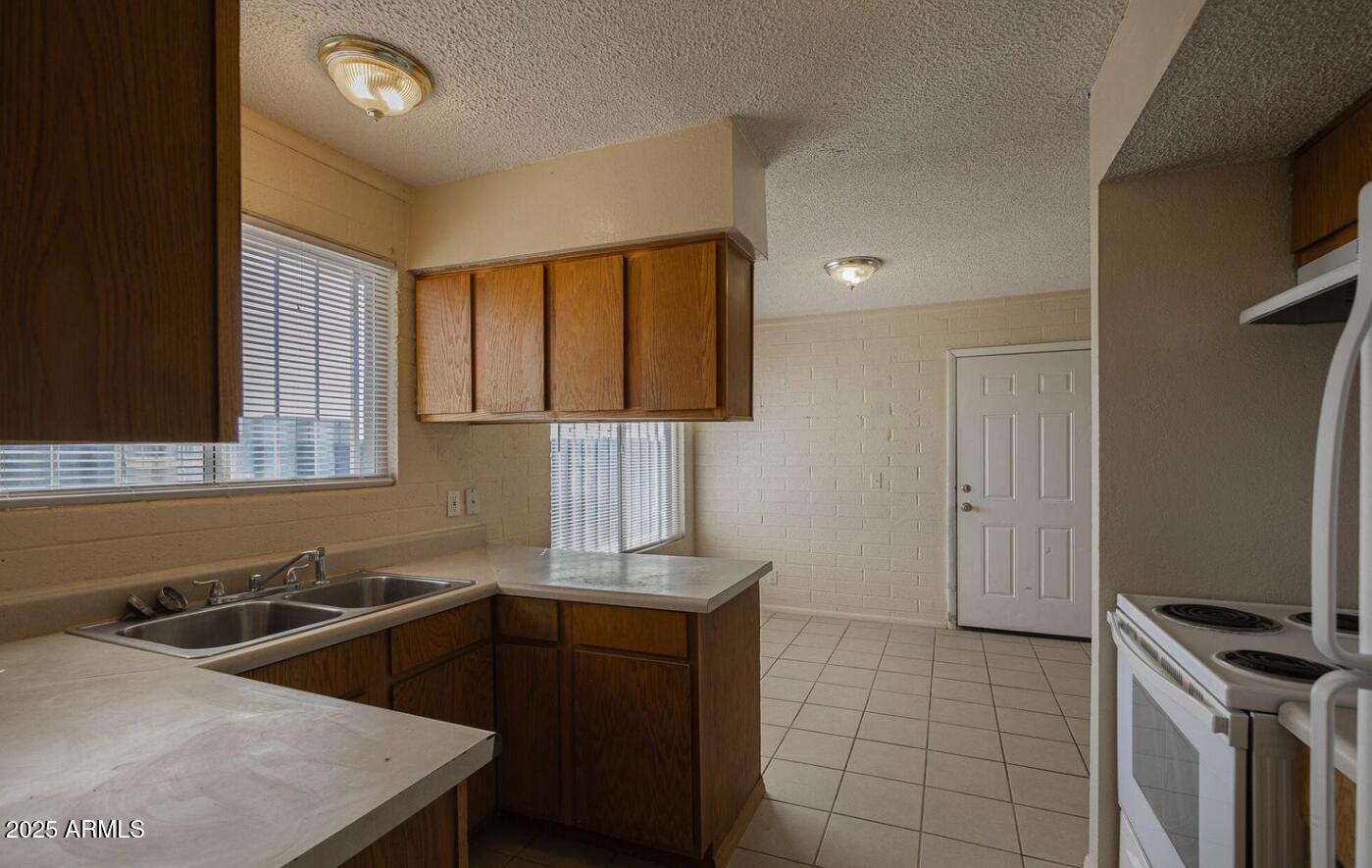 1680 N Cameron Street Property Photo 12
