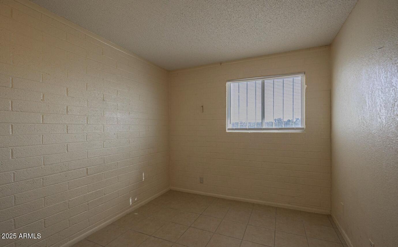 1680 N Cameron Street Property Photo 19