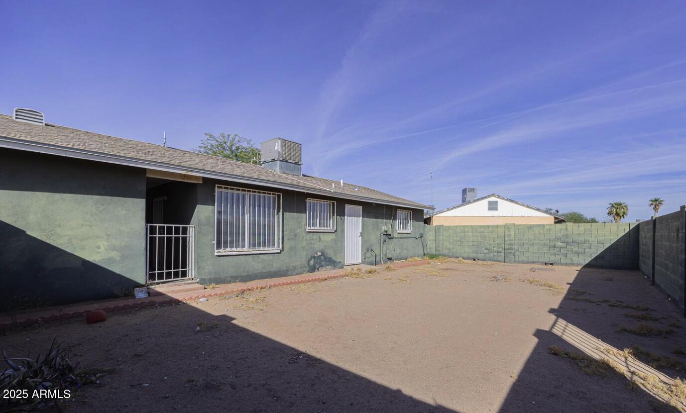 1680 N Cameron Street Property Photo 23