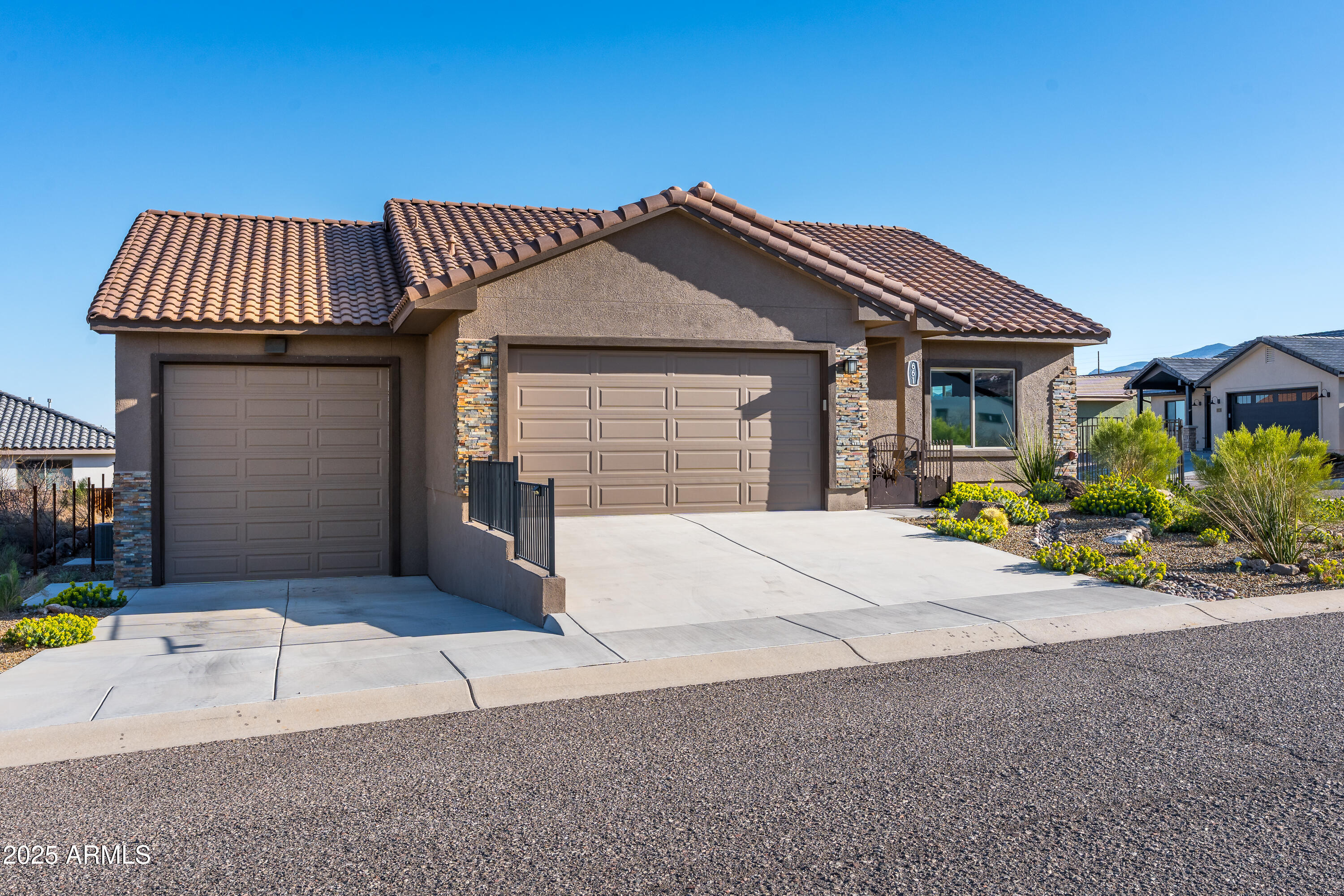 661 Shadow Canyon Drive Property Photo 1