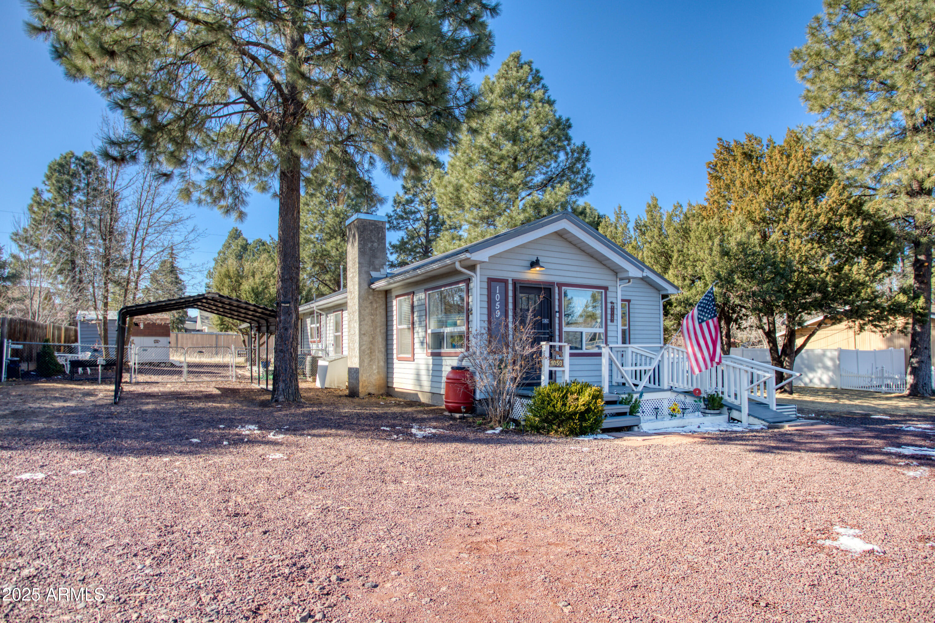 1059 W Pima Lane Property Photo