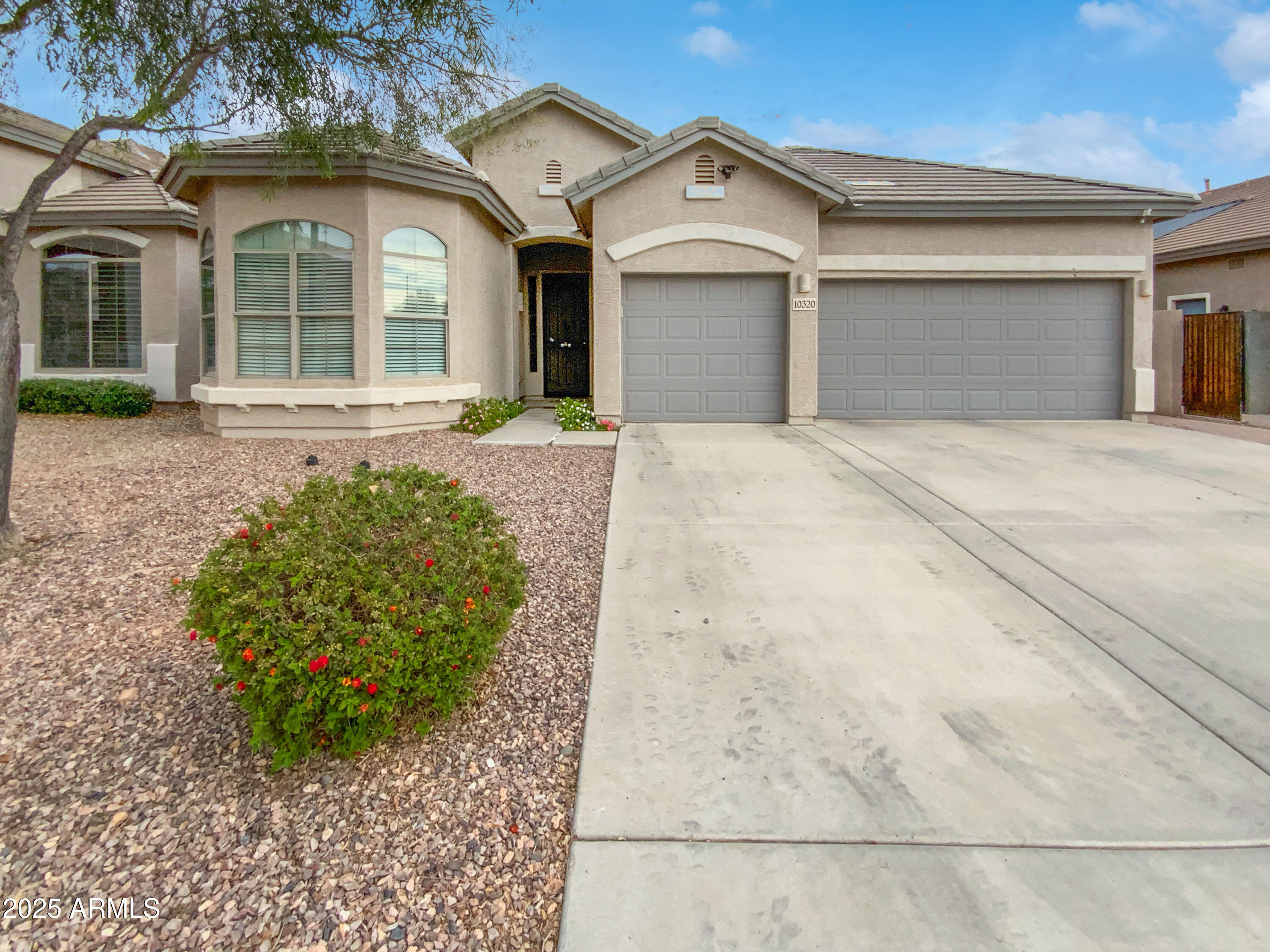 10320 W Cashman Drive Property Photo 1