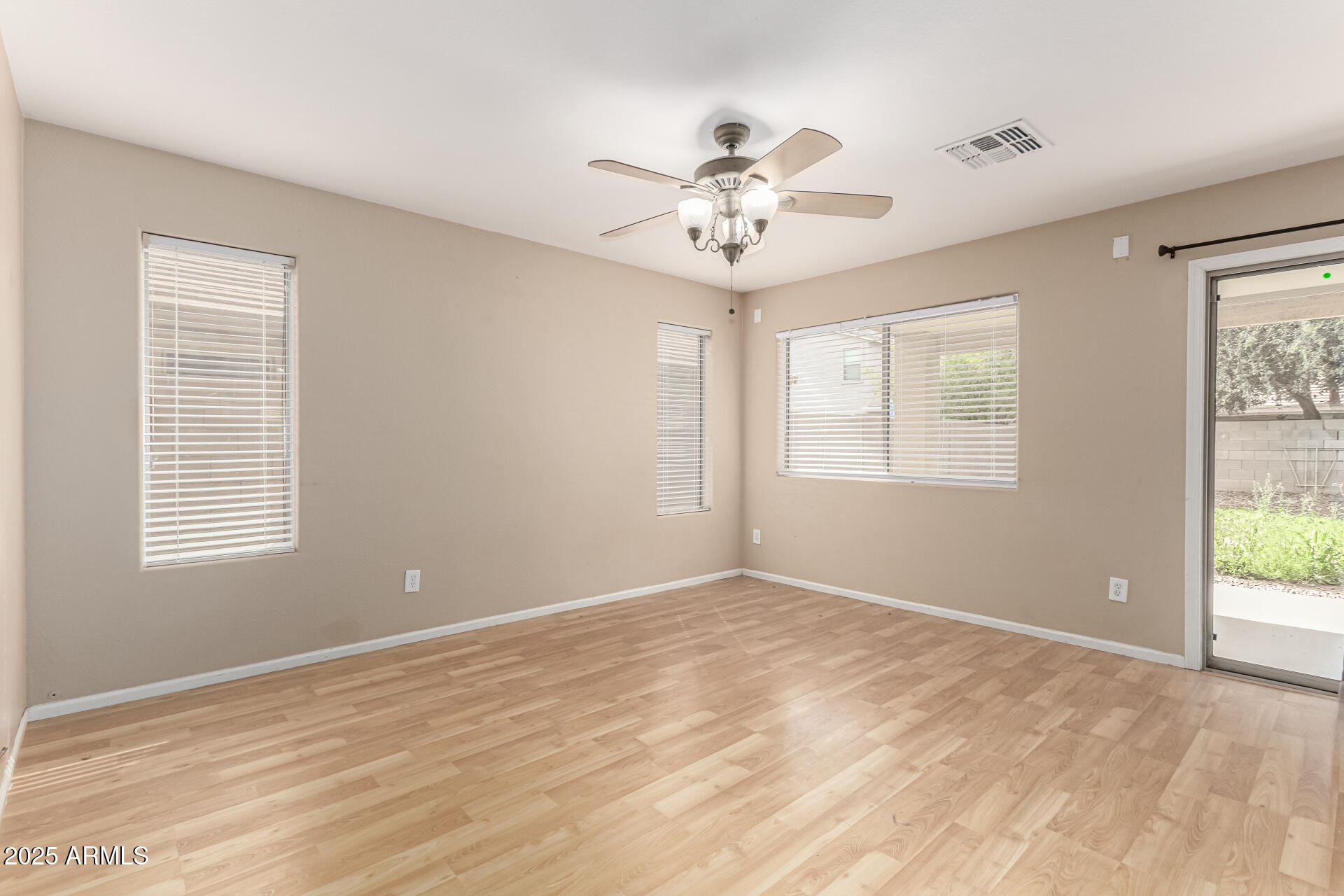16543 W Ironwood Street Property Photo 5