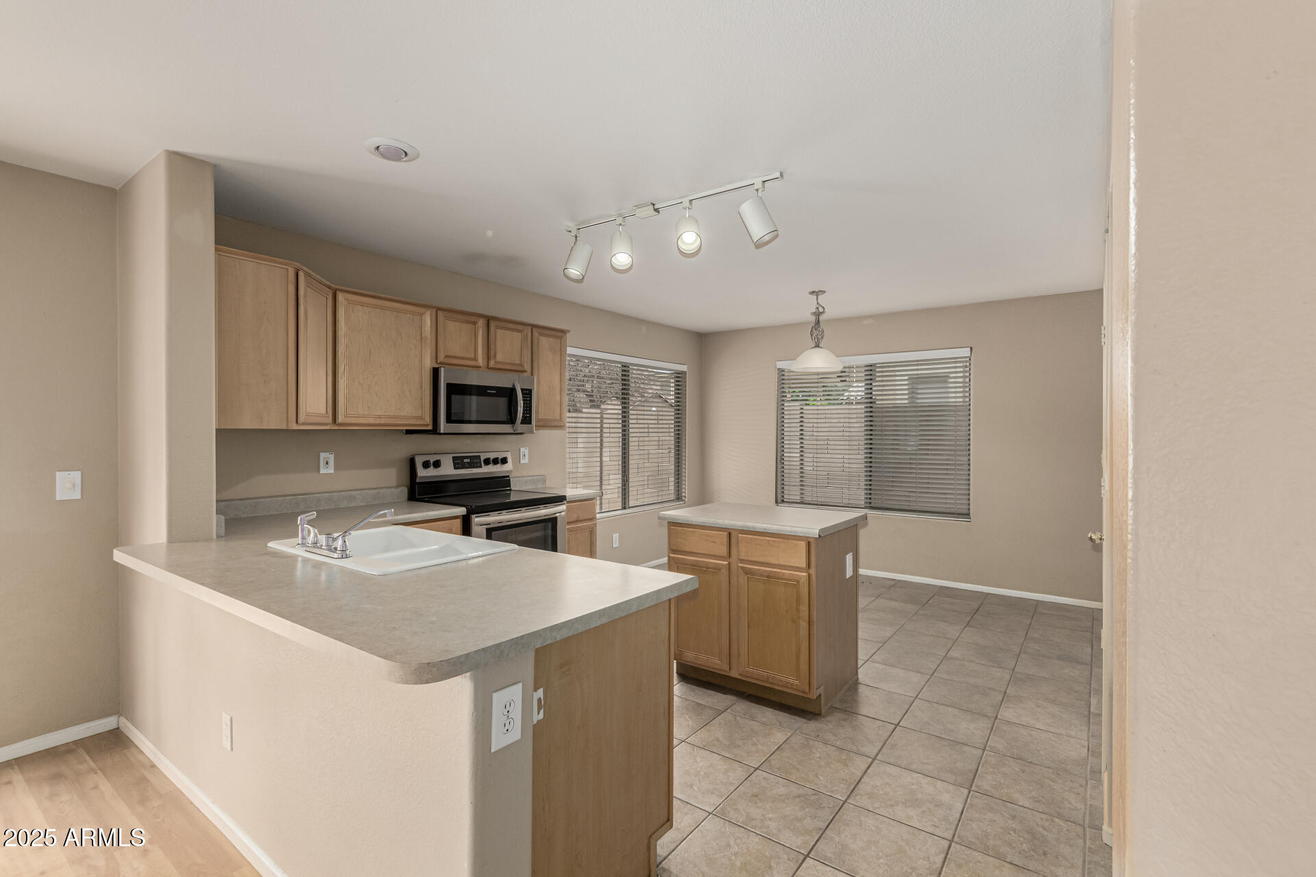 16543 W Ironwood Street Property Photo 10