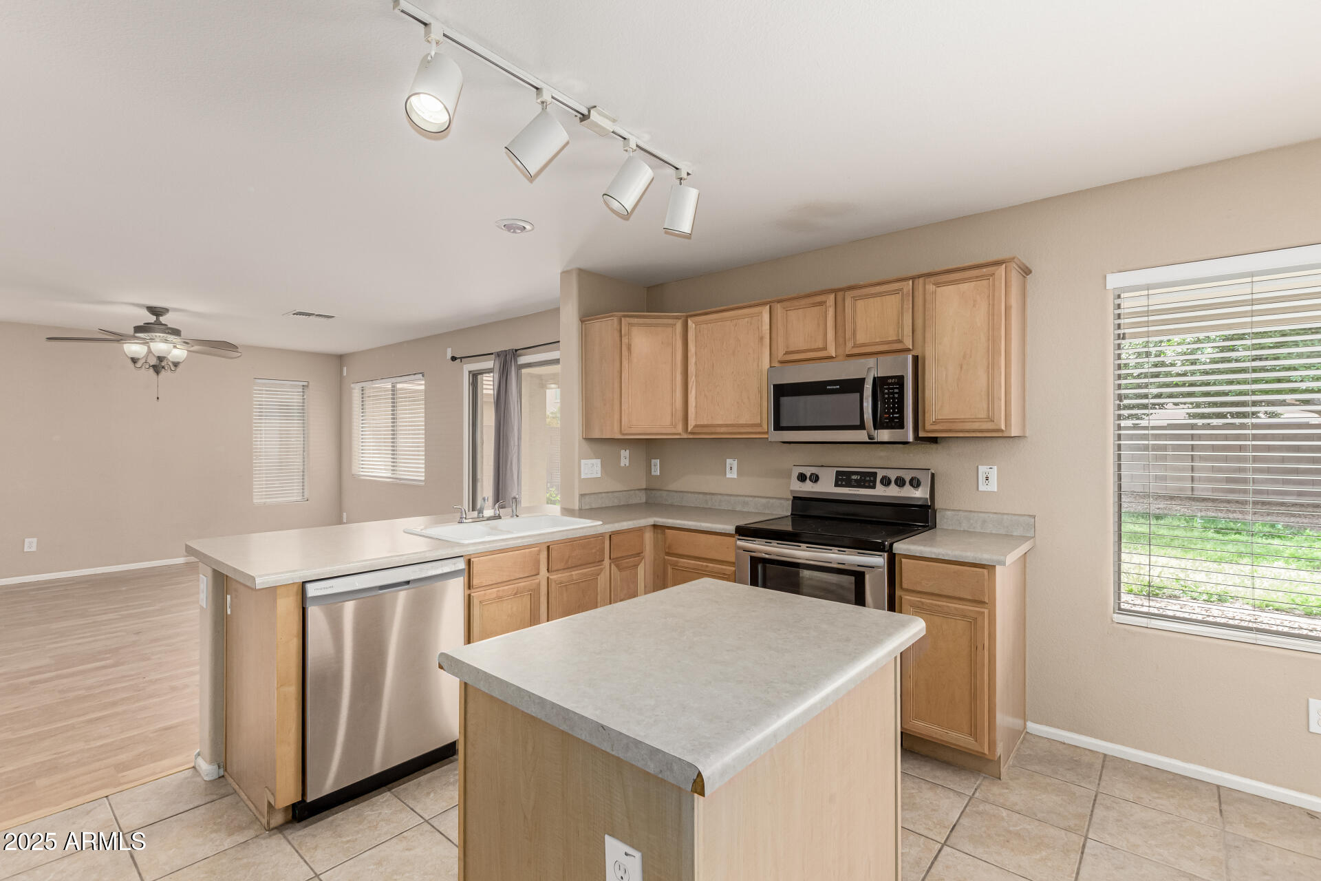 16543 W Ironwood Street Property Photo 11