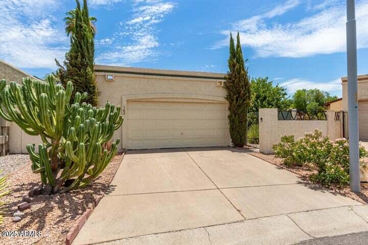 Picture of 630 E JENSEN Street