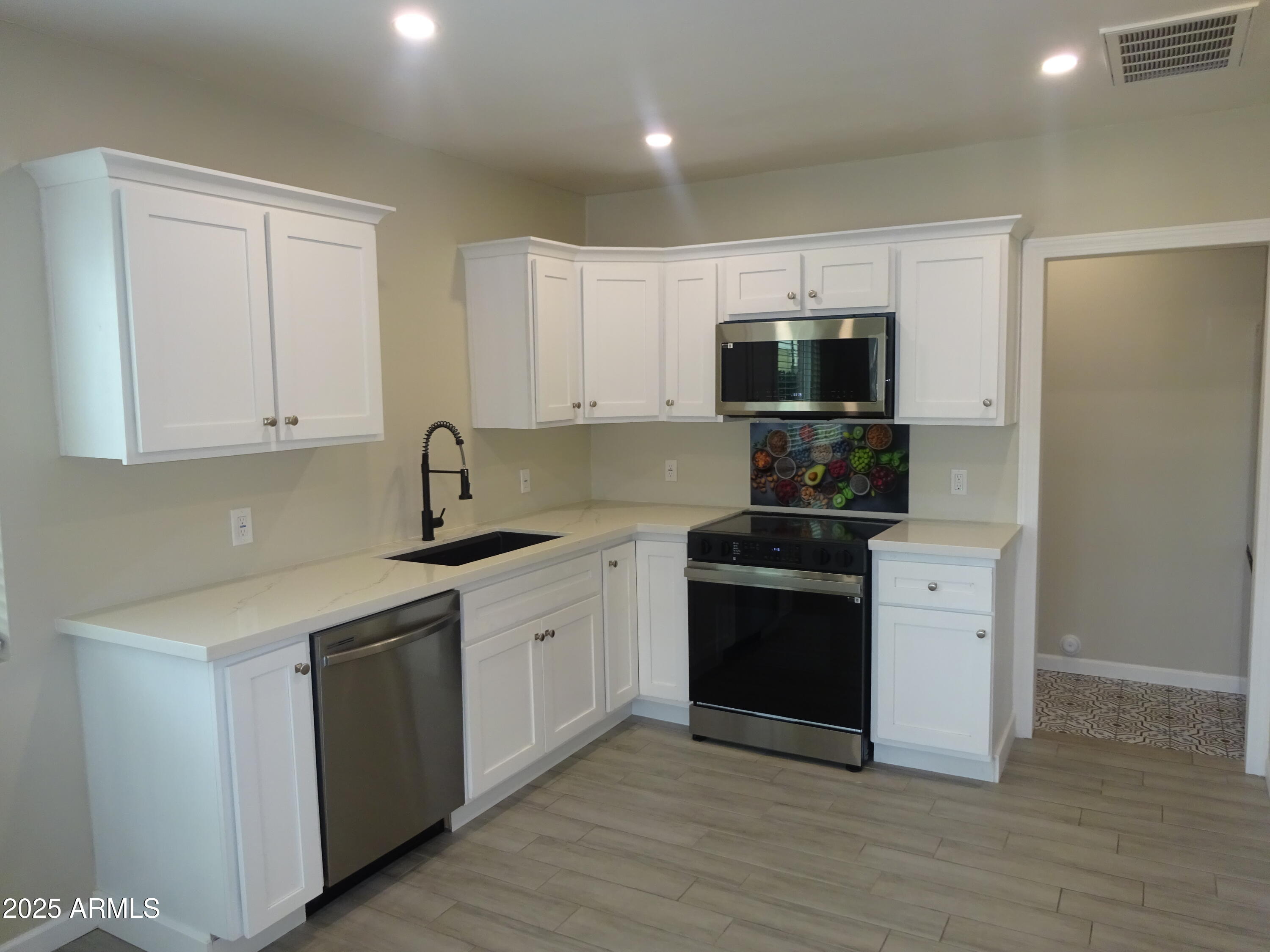 502 E Willetta Street Property Photo