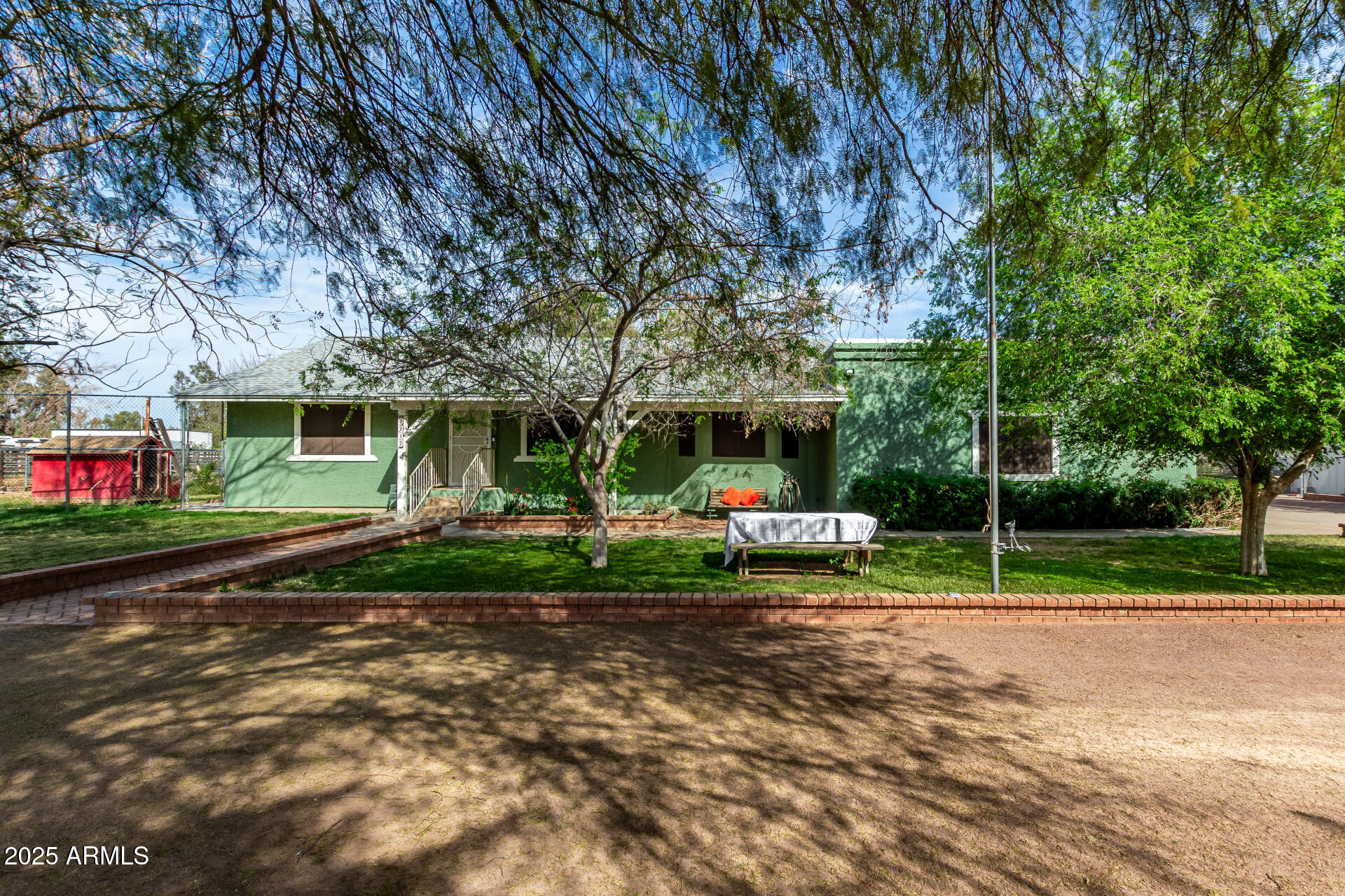 7117 N Sarival Avenue Property Photo 1