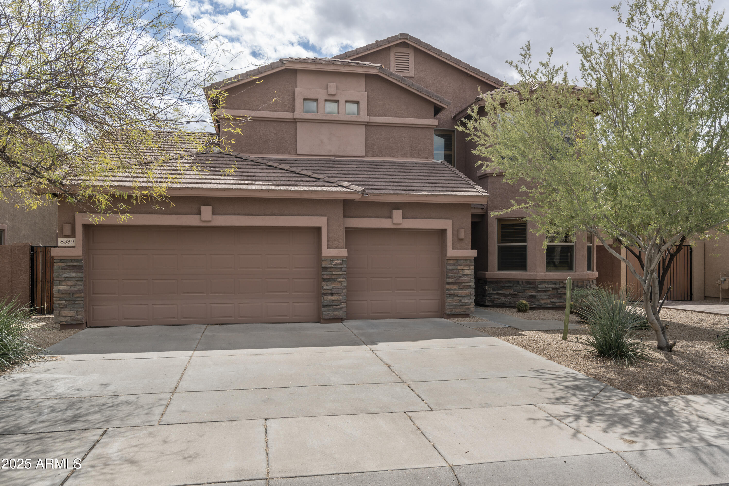 8339 W Molly Lane Property Photo 1