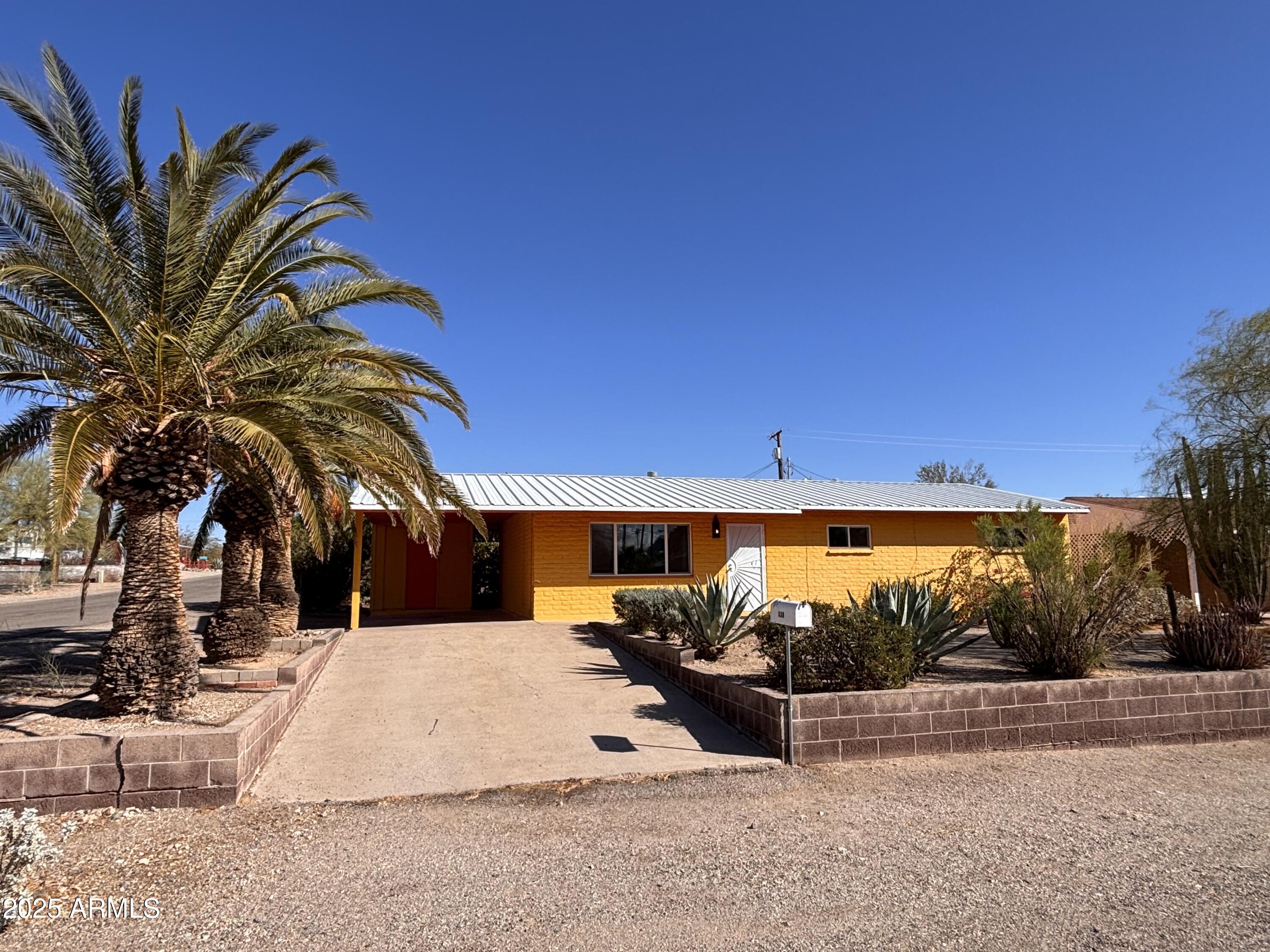 536 W Rocalla Avenue Property Photo