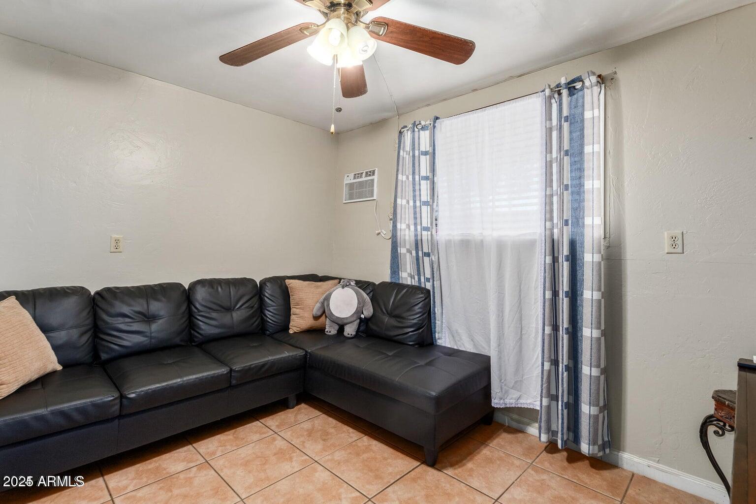 364 S California Street Property Photo 2