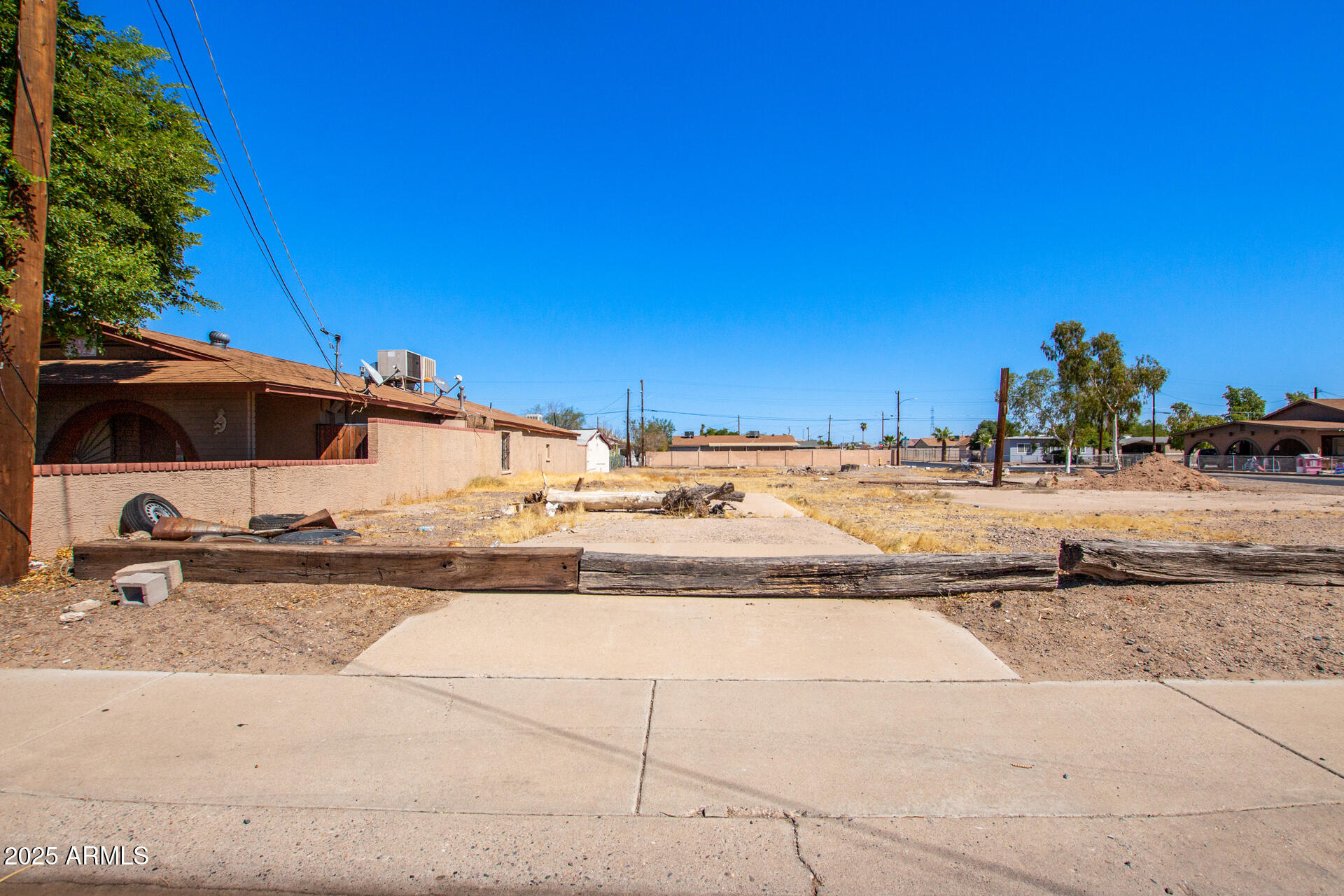 13513 N B Street Property Photo