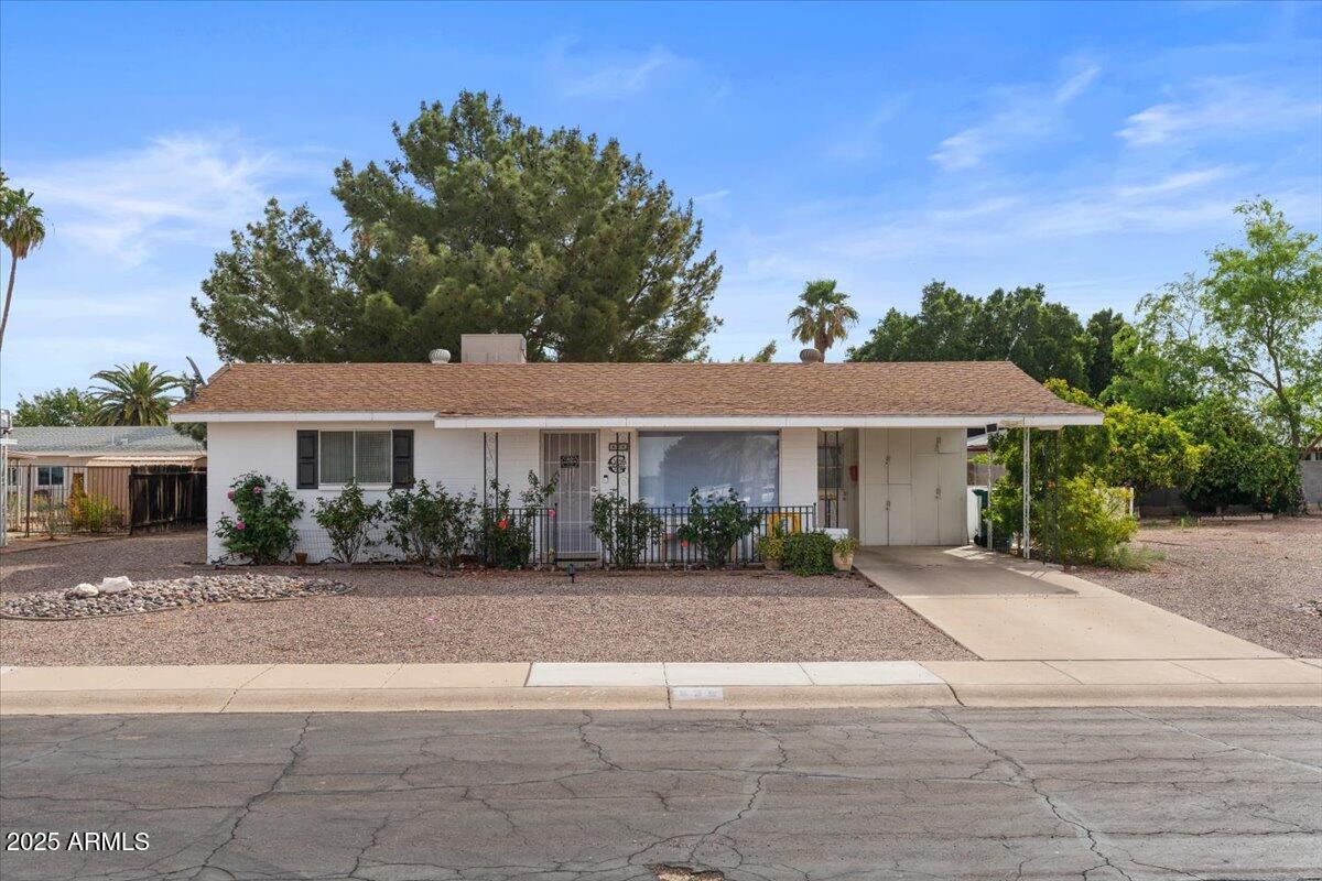 639 N 57th Place Property Photo 1