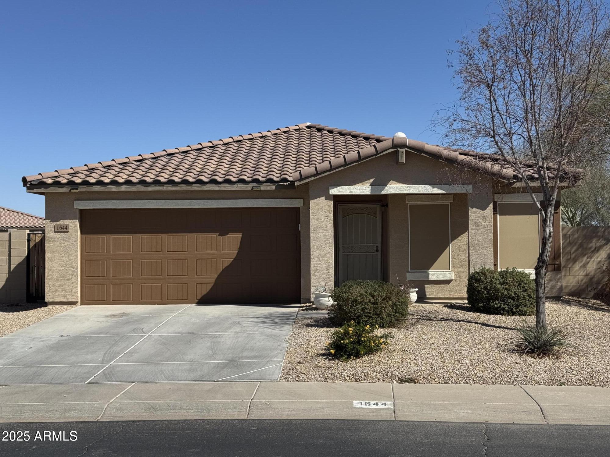 1644 E Jahns Street Property Photo