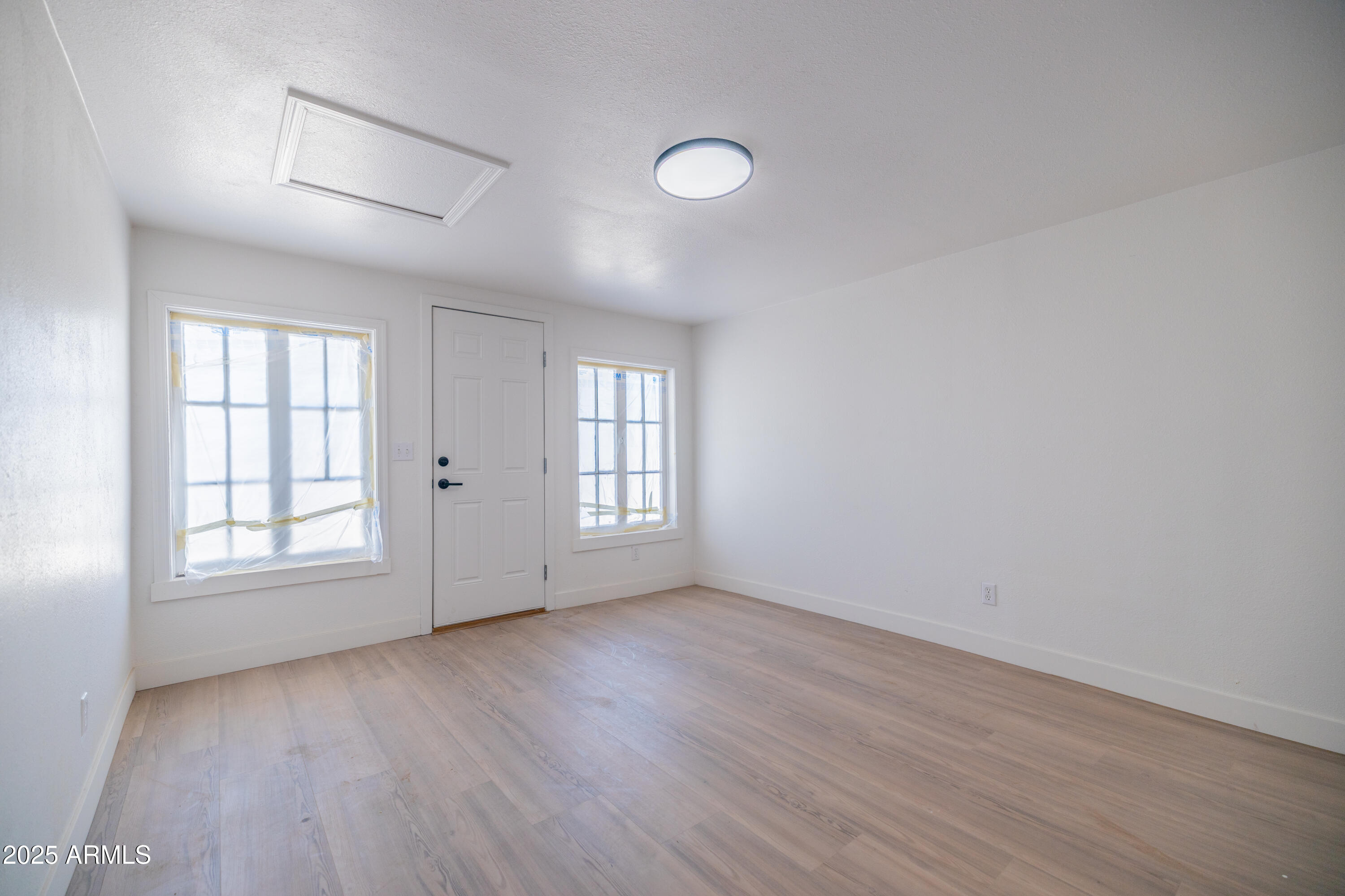 2201 E Portland Street Property Photo 10