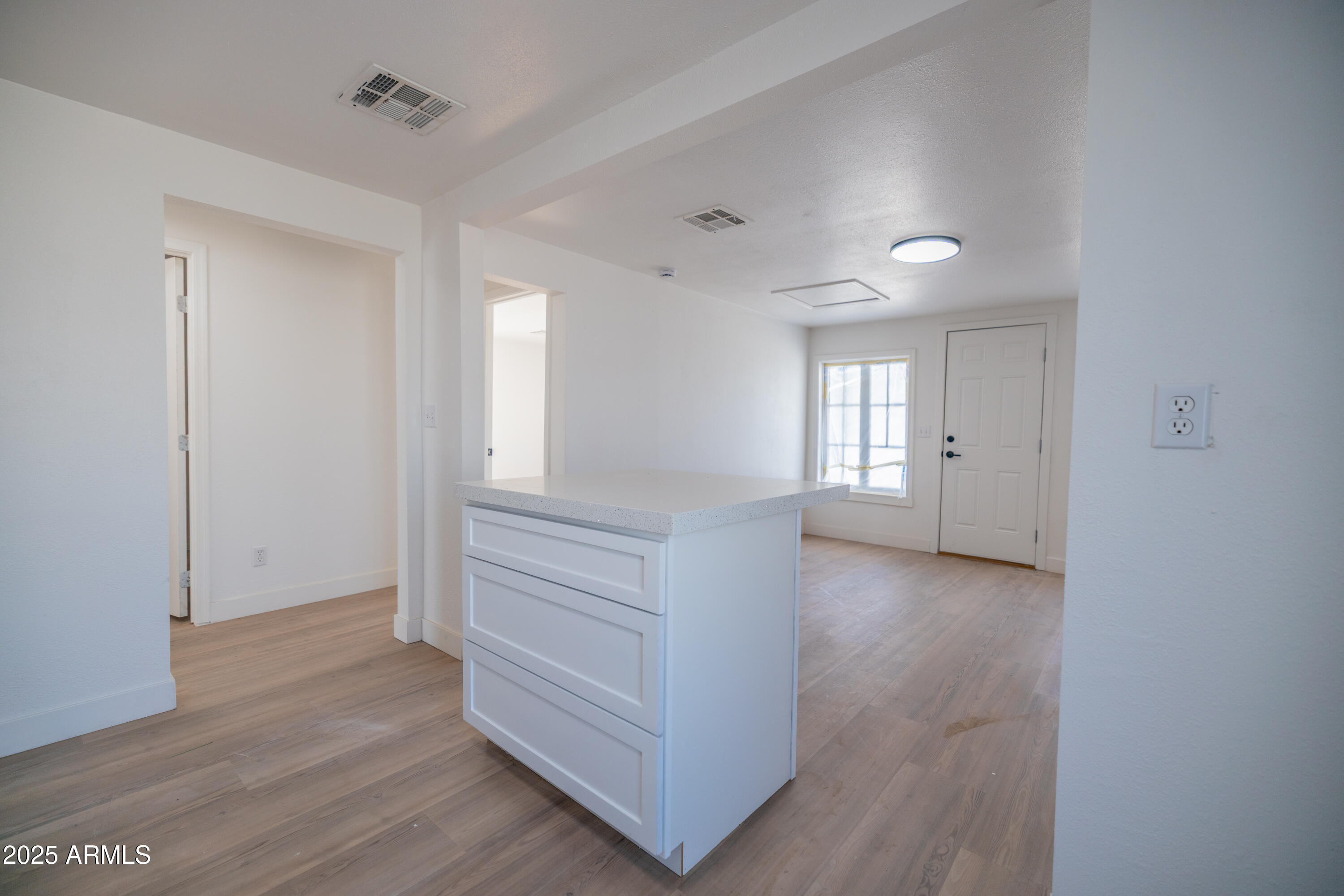 2201 E Portland Street Property Photo 13
