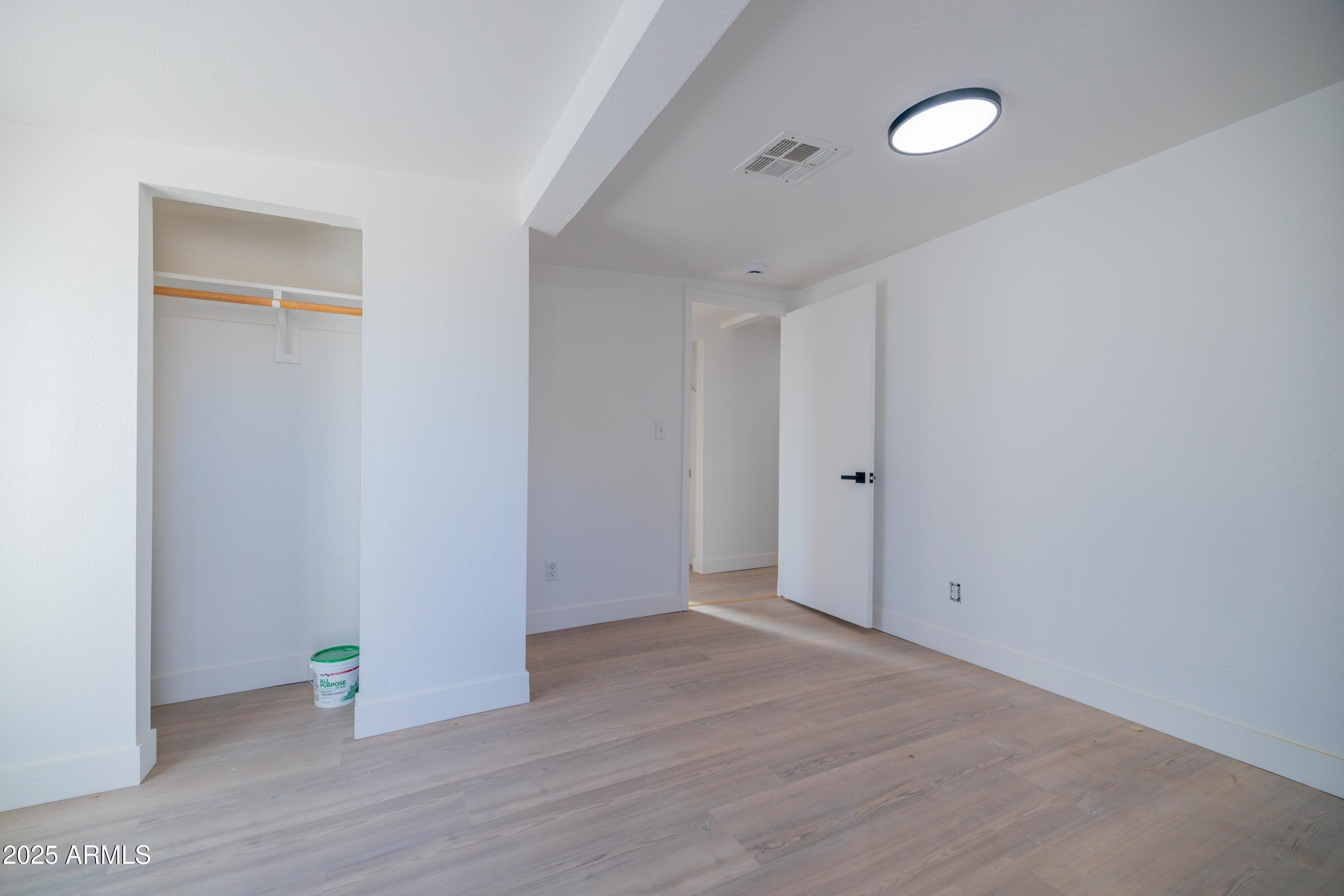 2201 E Portland Street Property Photo 21