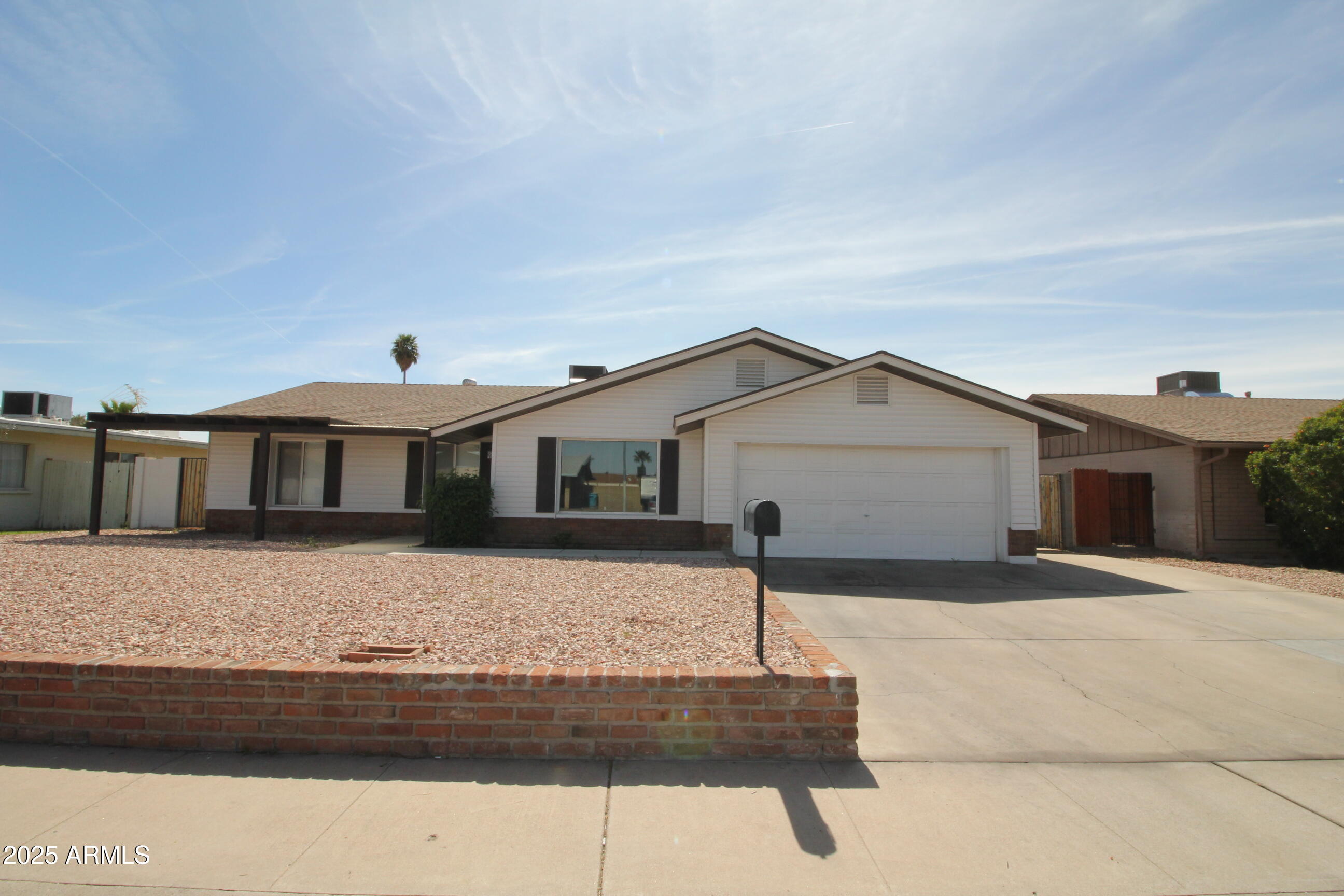 3239 W Mercer Lane Property Photo 1
