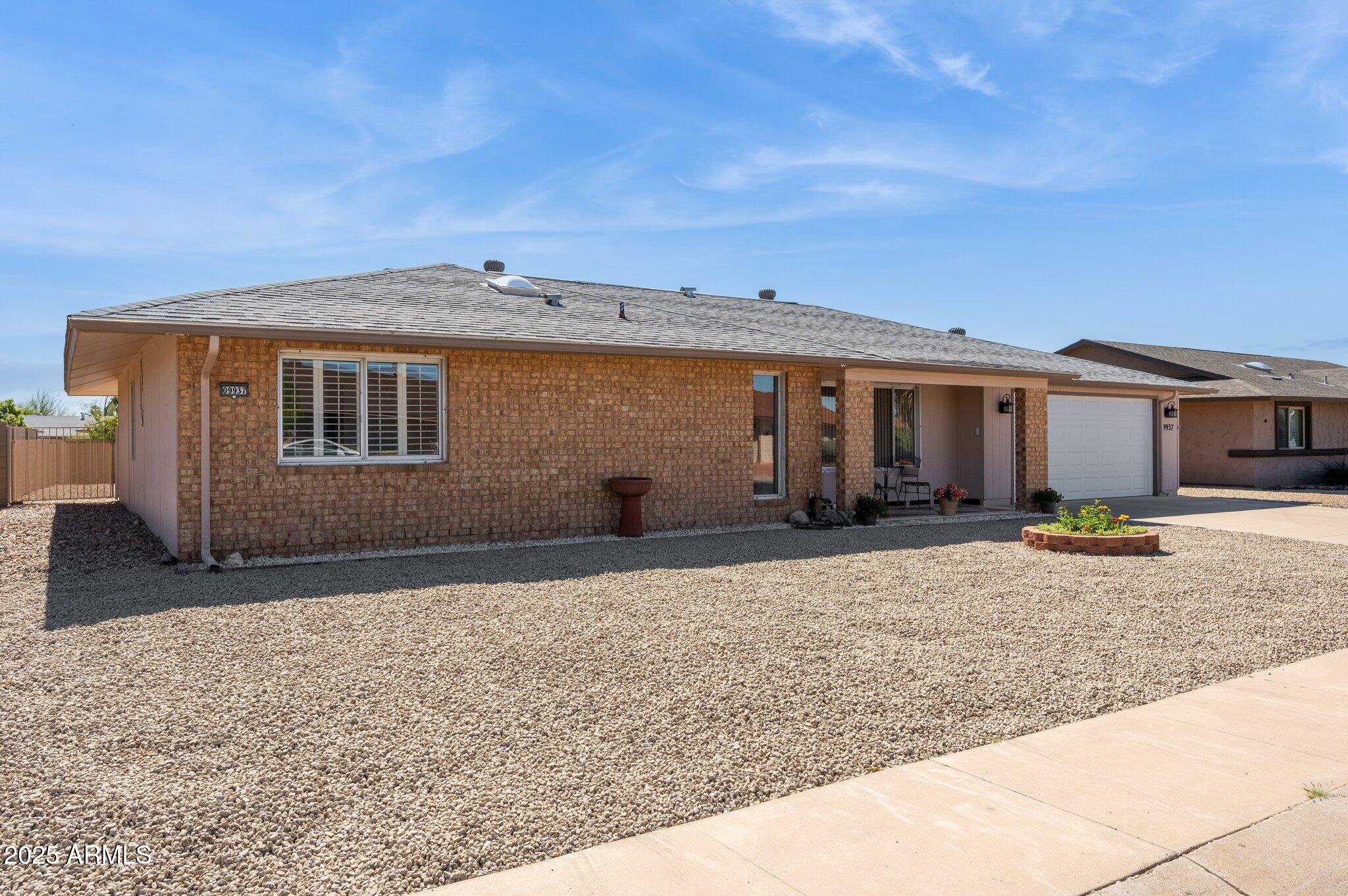 9937 W Mescalero Court Property Photo 1