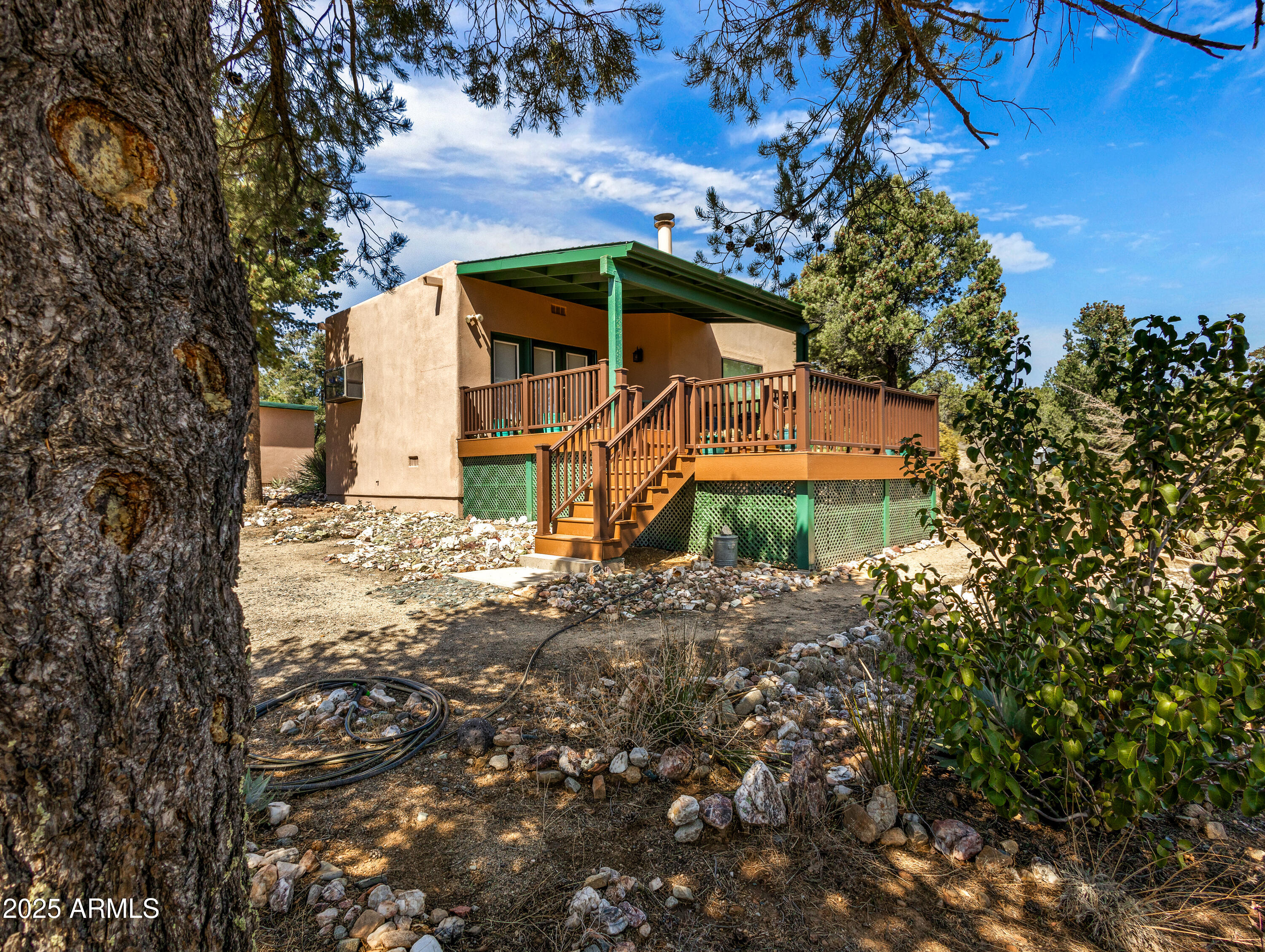 15555 S Middle Ridge Road Property Photo 1