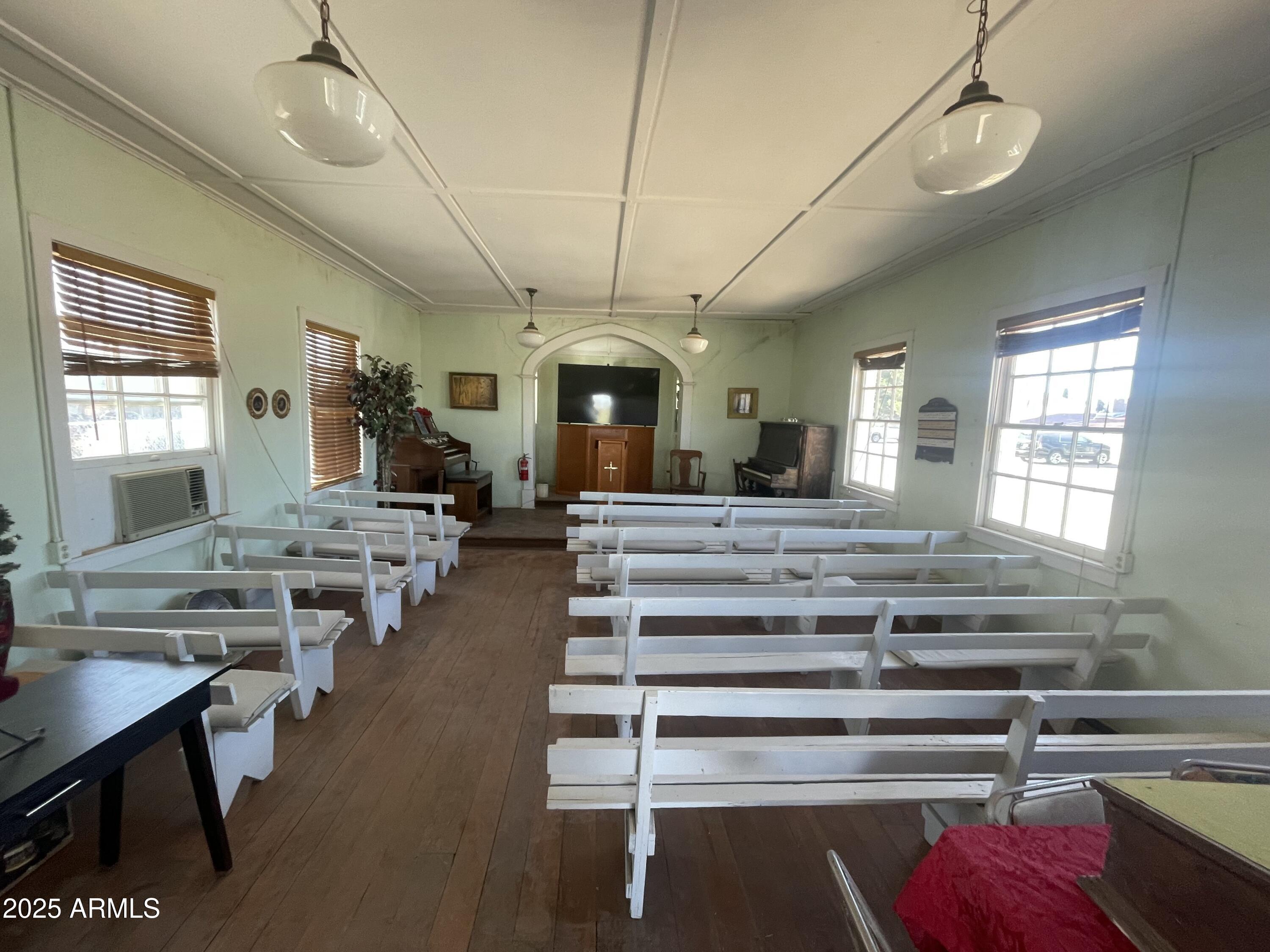 966 W Rath Avenue Property Photo 1