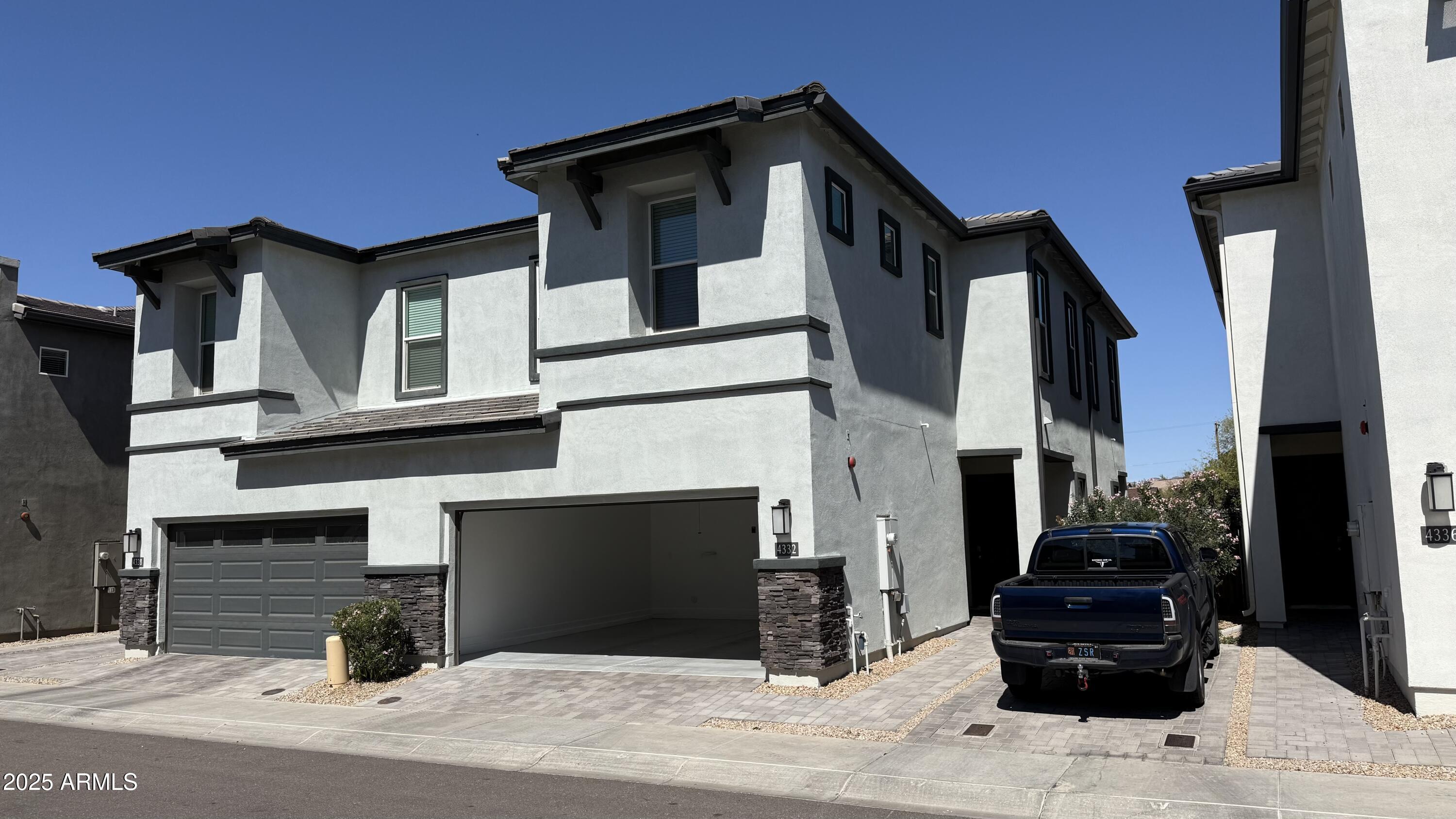 4332 E BERKELEY Road