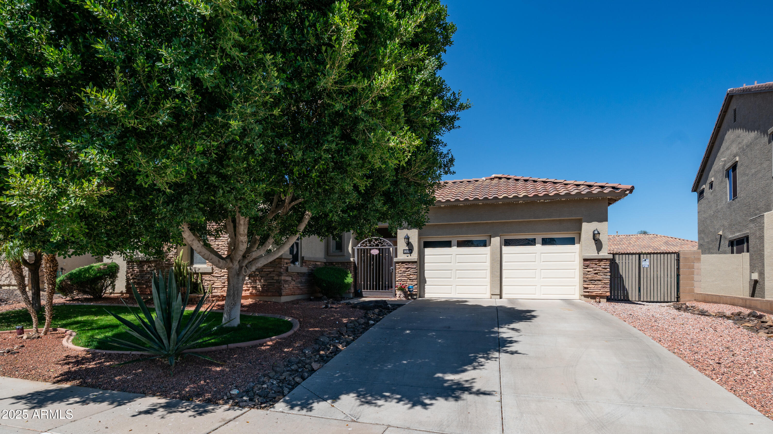 18310 W Onyx Court Property Photo 1