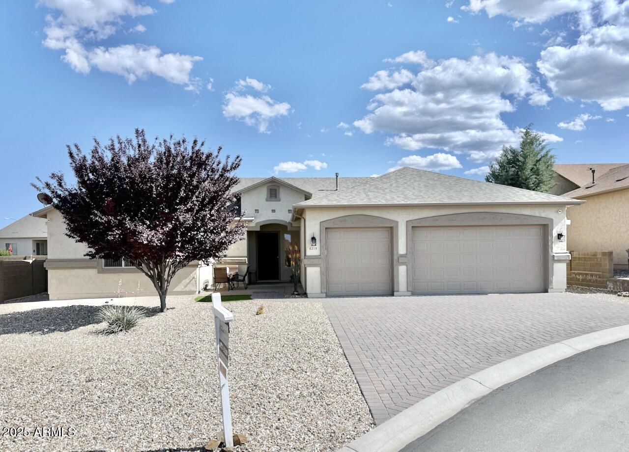6215 E Sefton Drive Property Photo 1