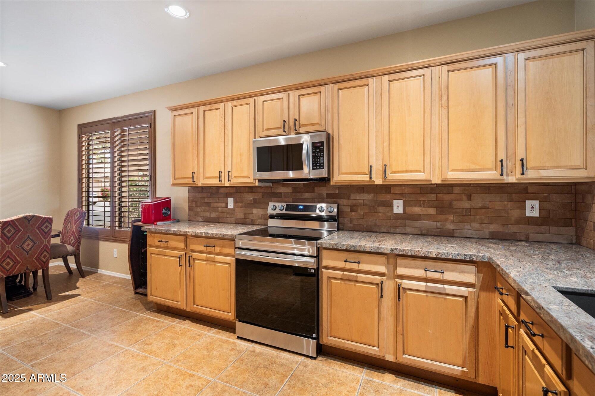 41001 N Wild West Trail Property Photo 2