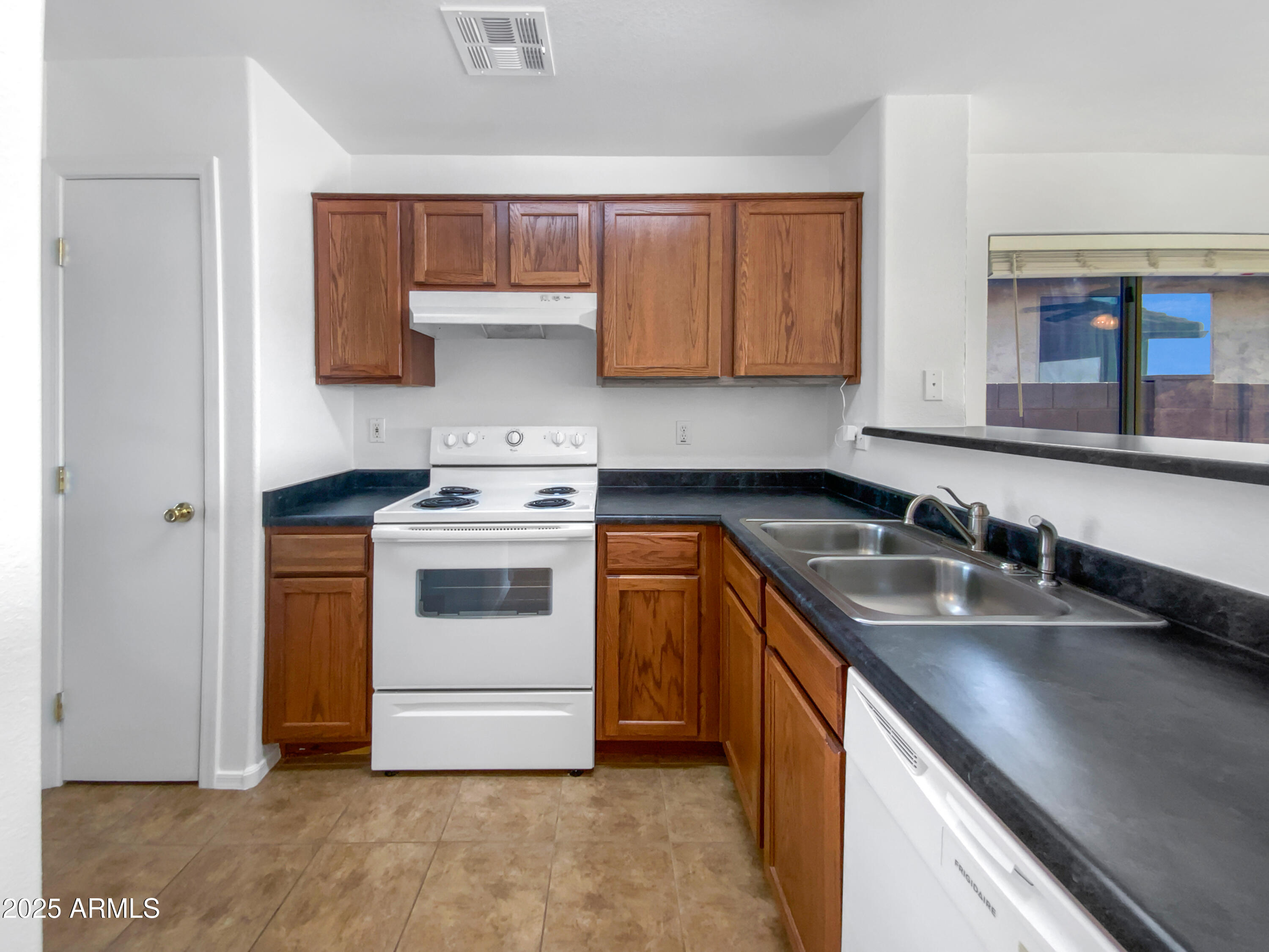 19282 N Toledo Avenue Property Photo 6