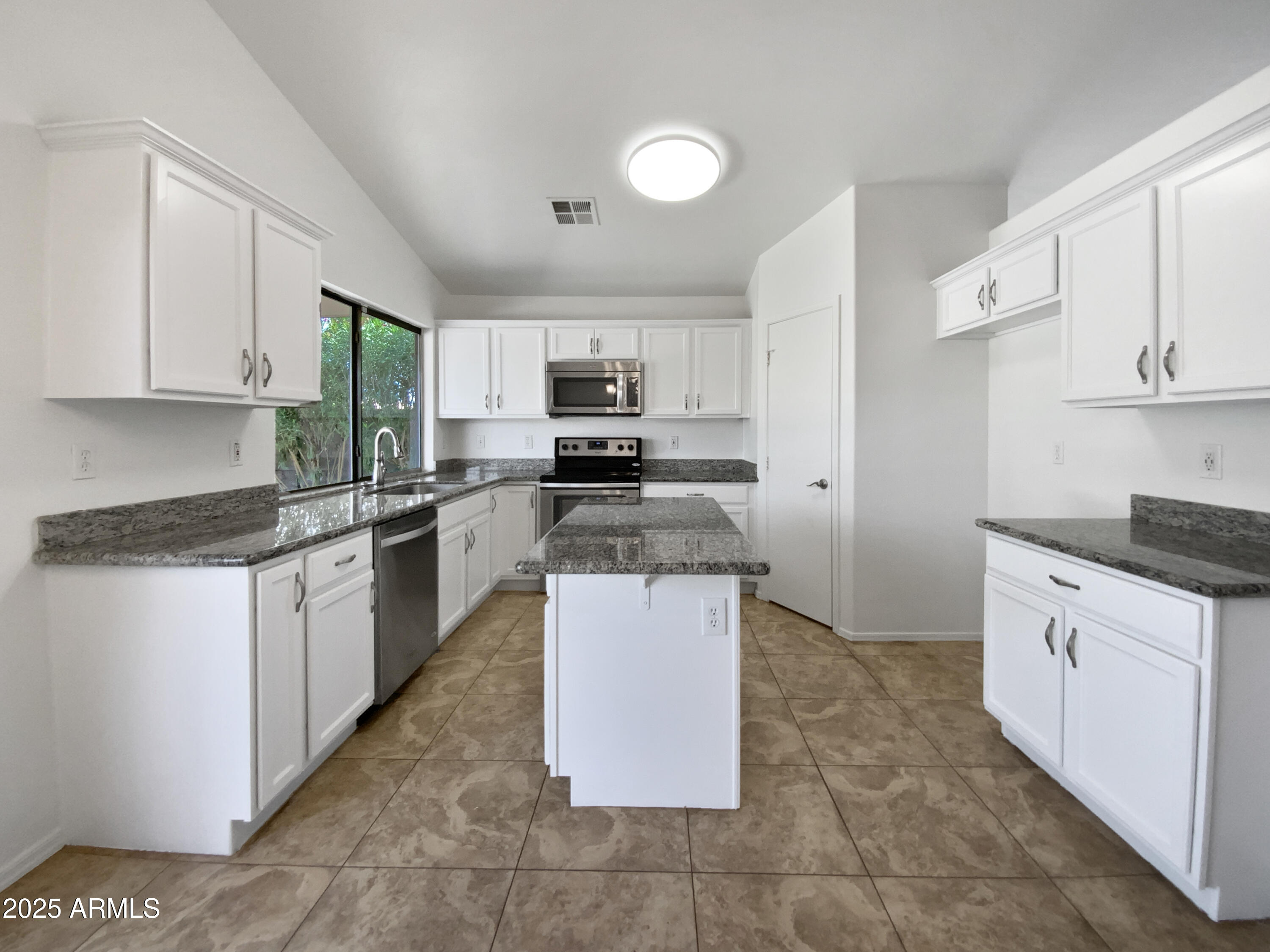 1488 W Page Avenue Property Photo 6