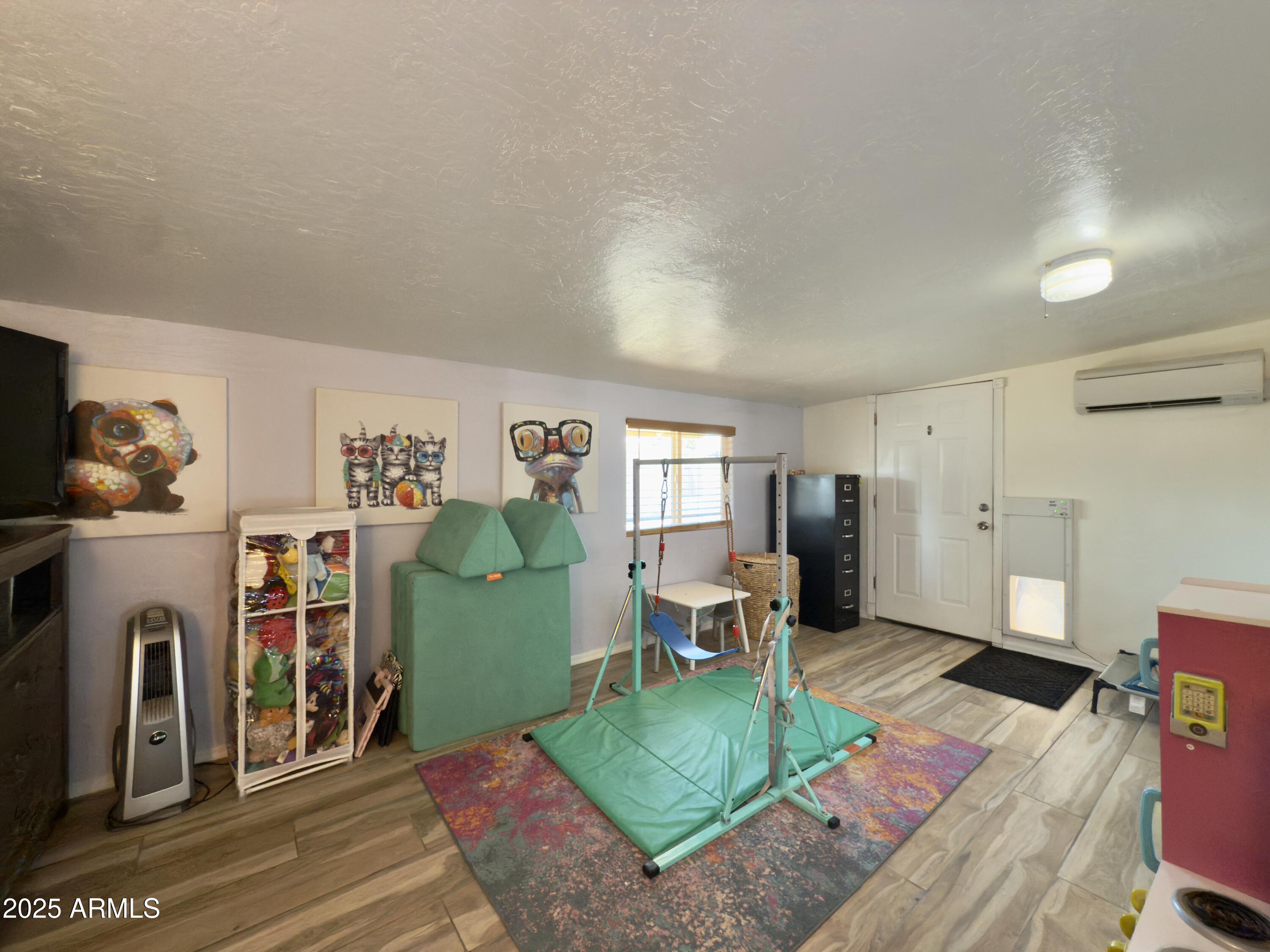 2329 E Juanita Avenue Property Photo 12