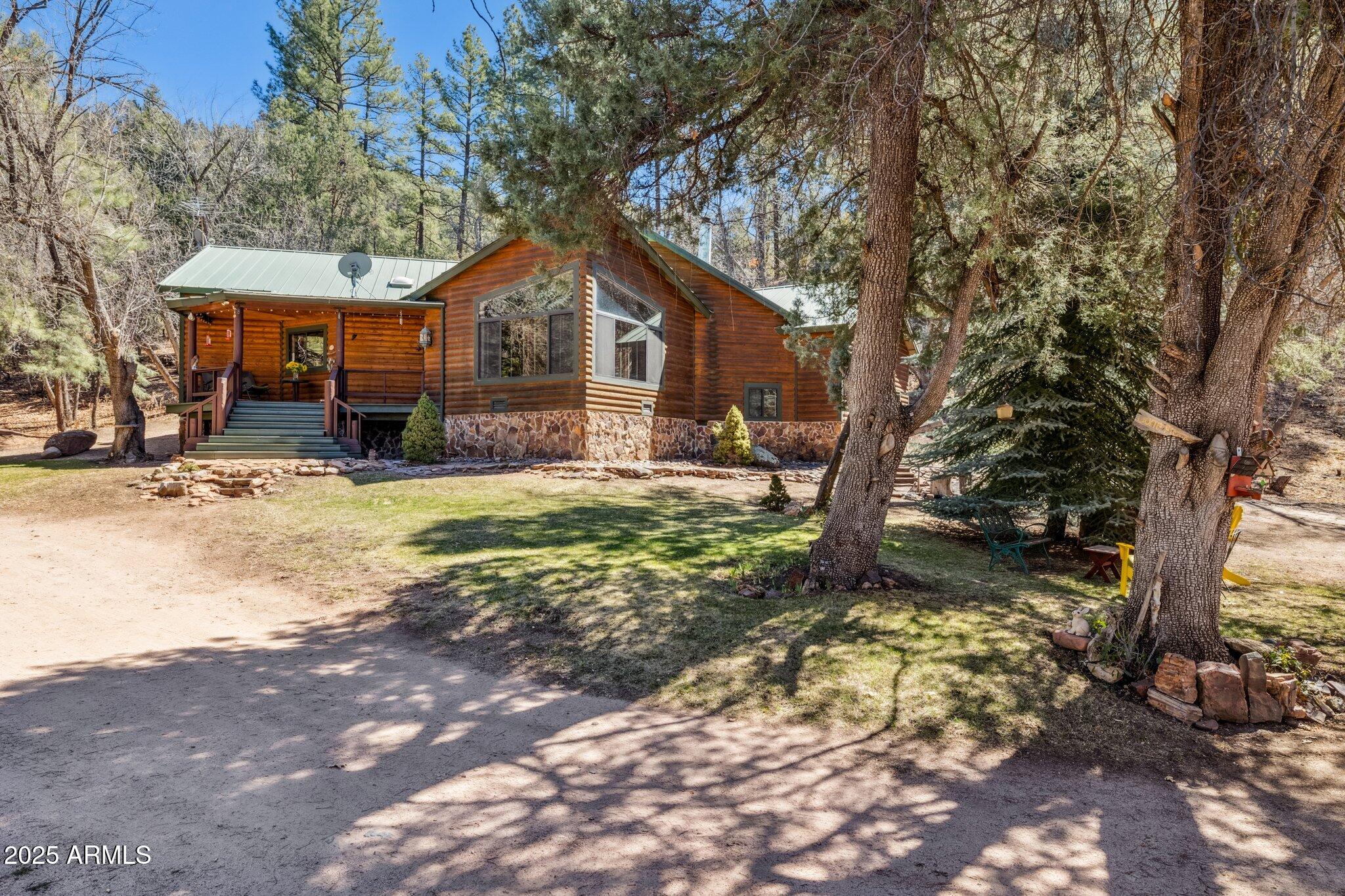 683 S Beartrax Trail Property Photo 2