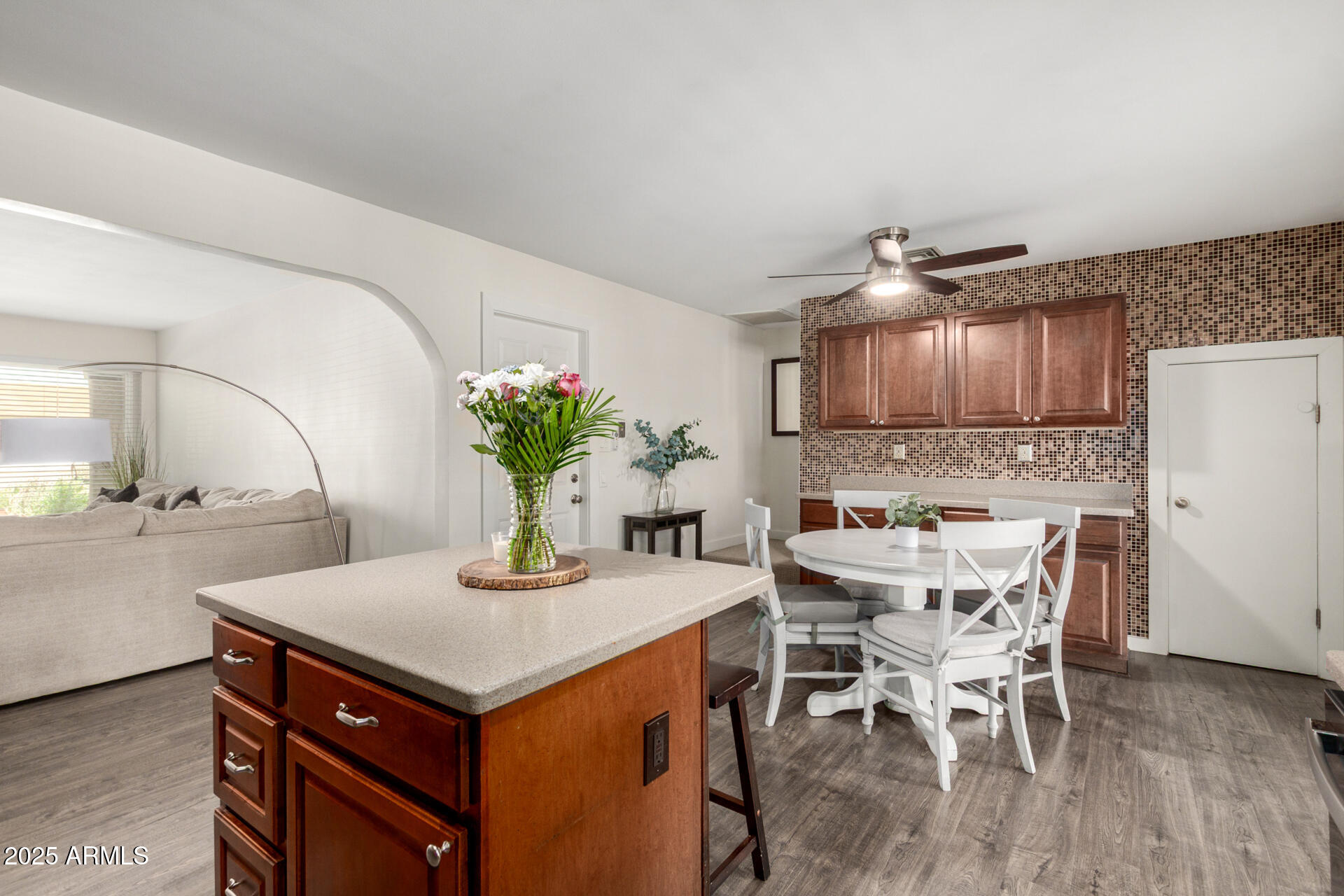 4015 E Hartford Avenue Property Photo 10