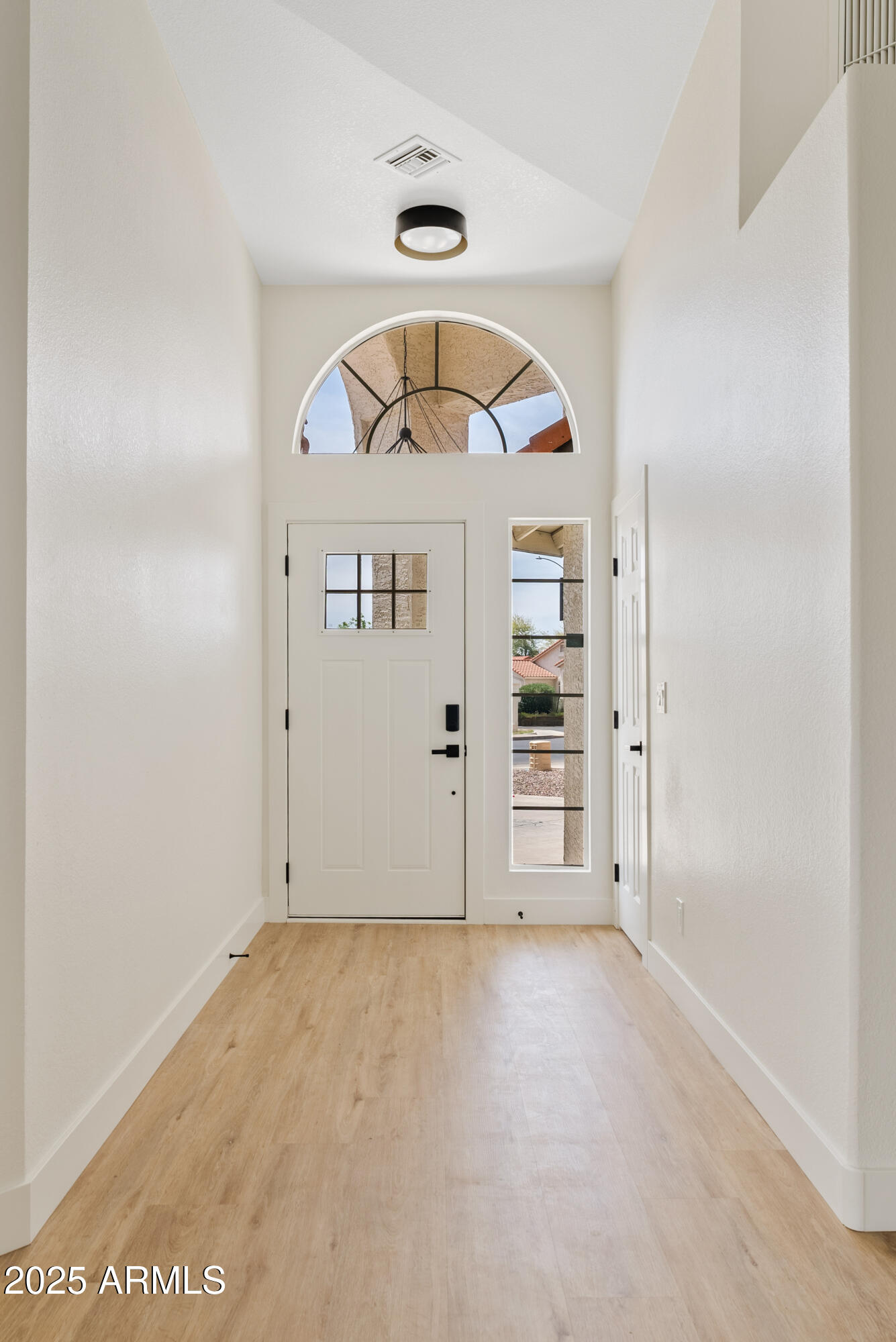 438 E Hackamore Street Property Photo 2