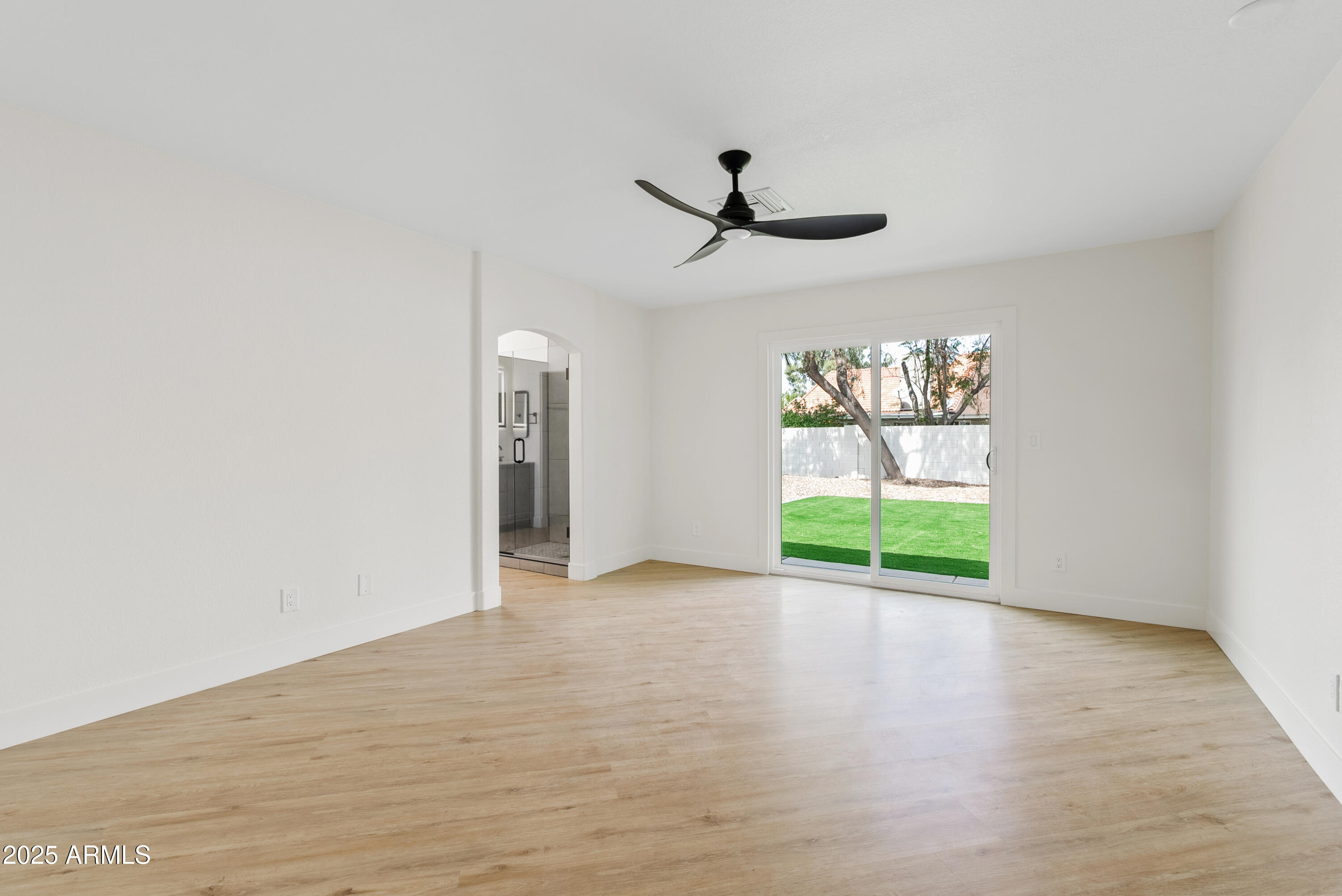 438 E Hackamore Street Property Photo 5