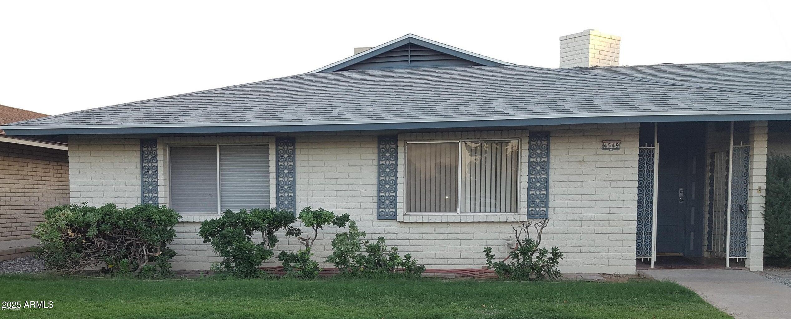 4549 W Seldon Lane Property Photo 1