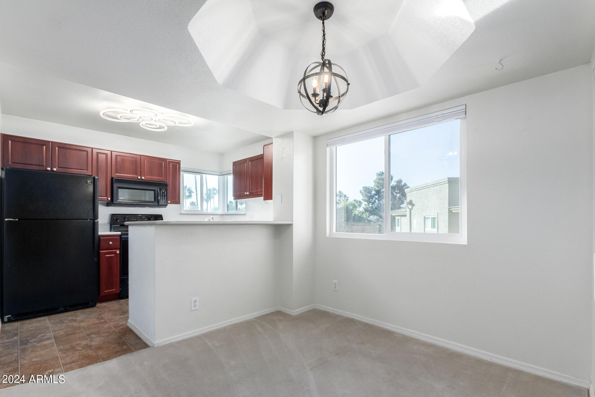 1880 E Morten Avenue Property Photo 7