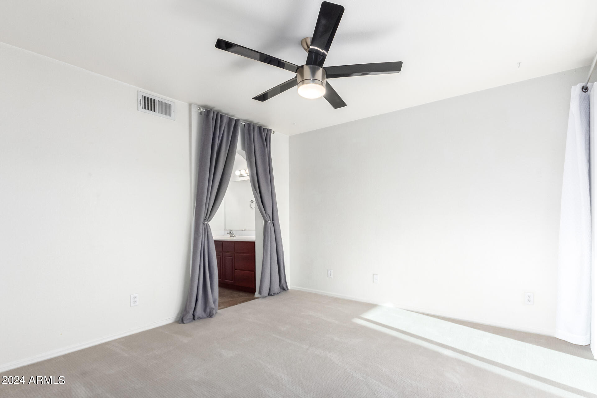 1880 E Morten Avenue Property Photo 11