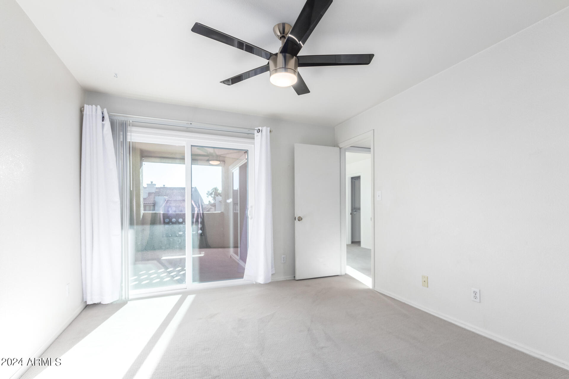 1880 E Morten Avenue Property Photo 12
