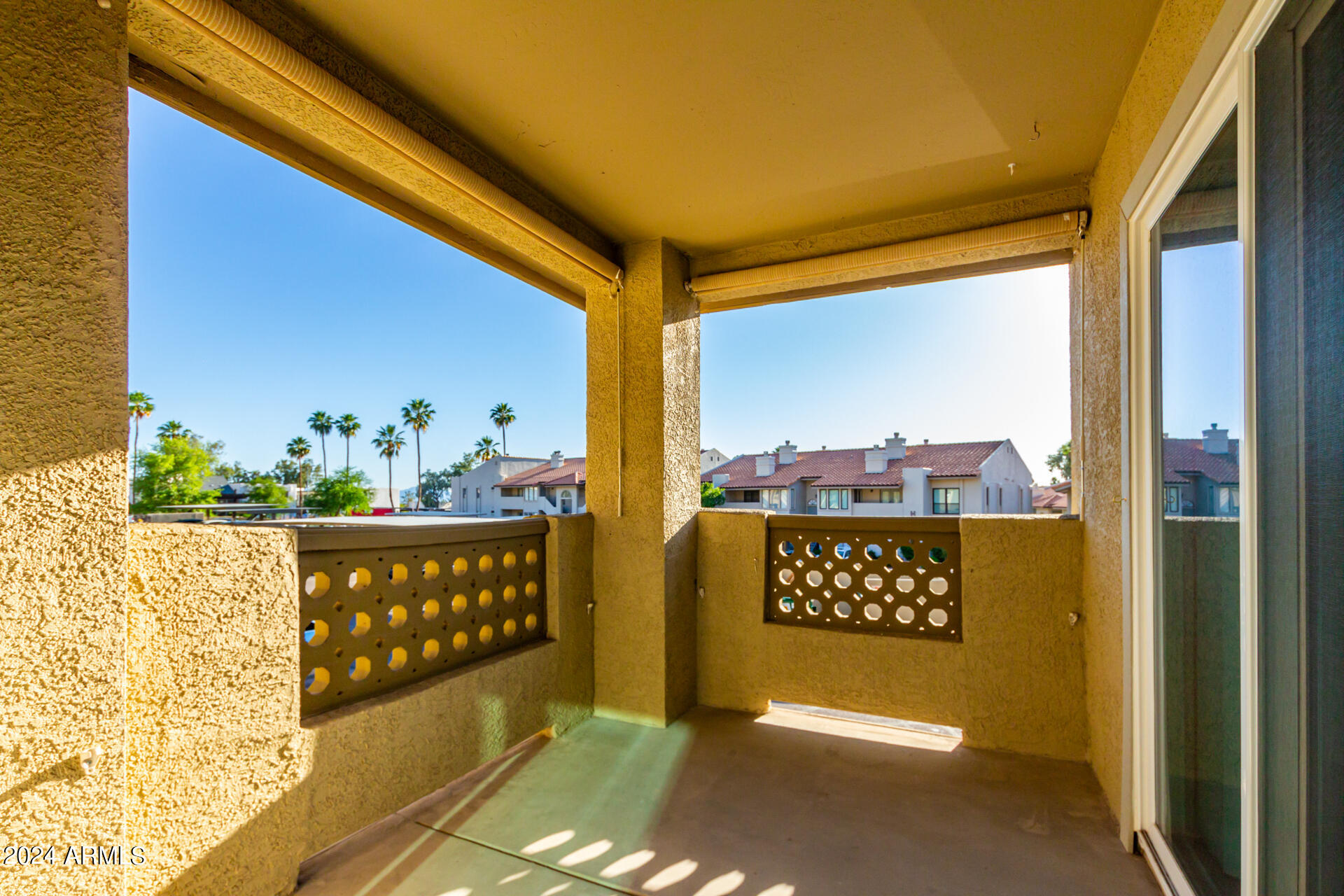 1880 E Morten Avenue Property Photo 18