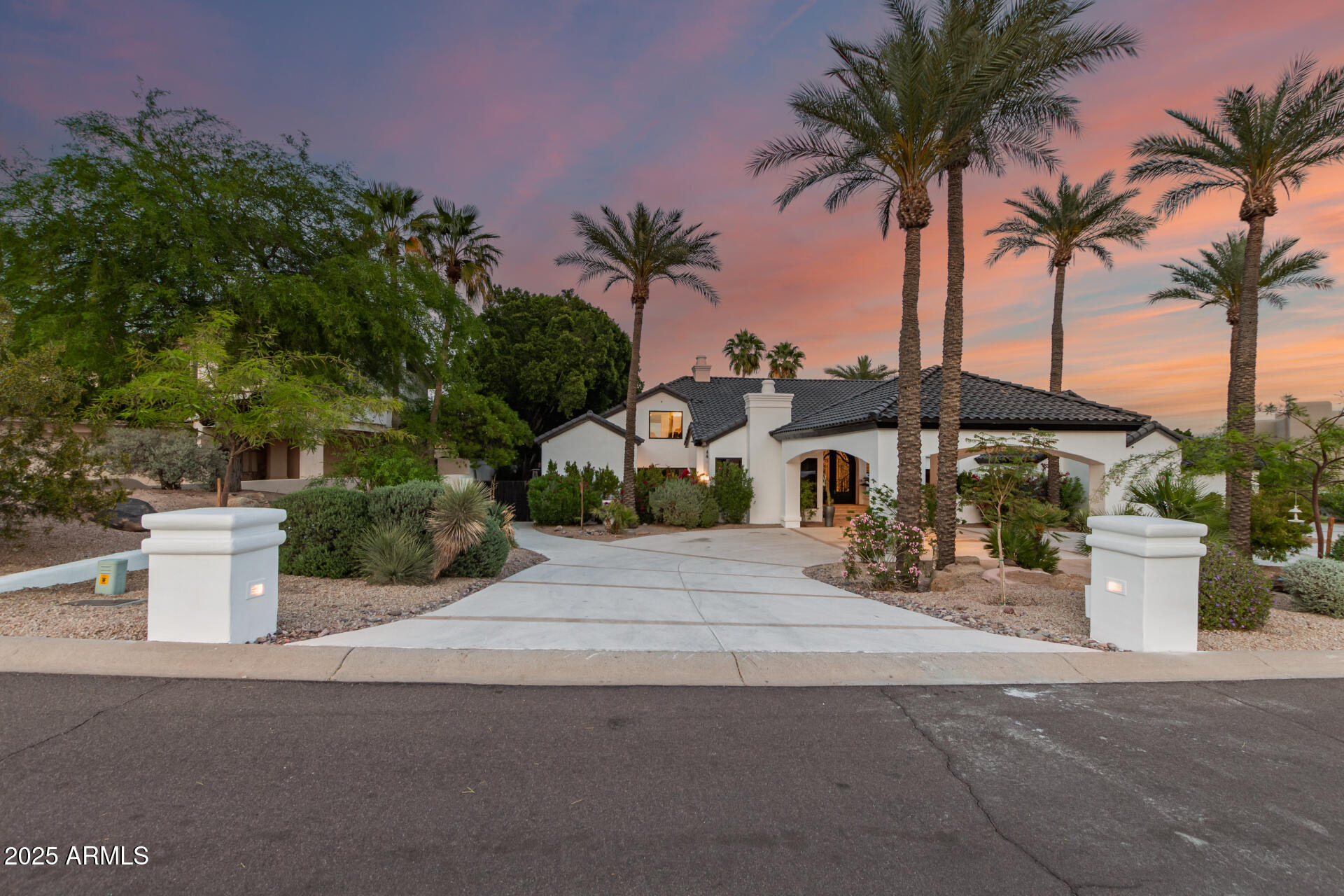 11827 S Montezuma Court Property Photo 4